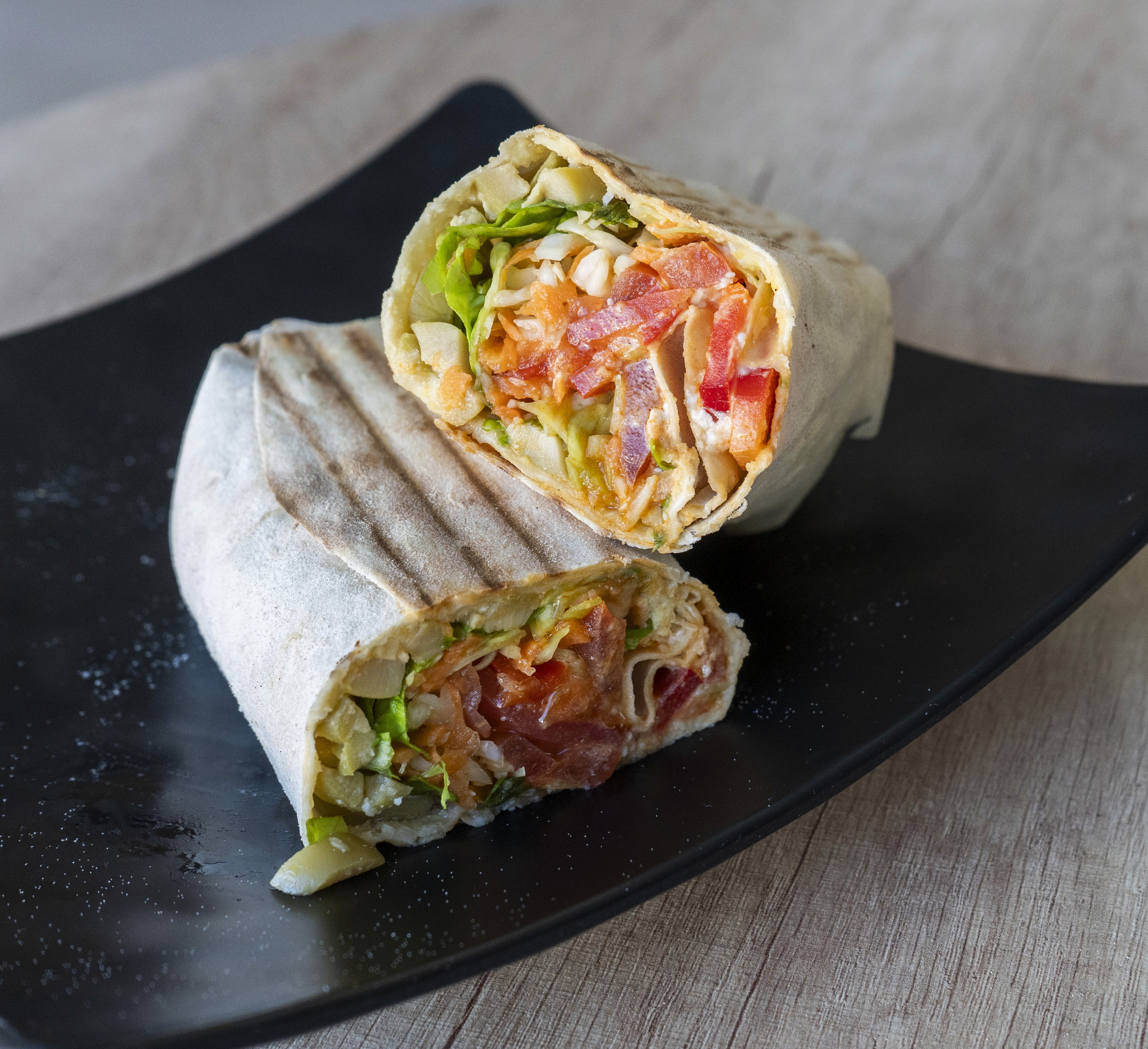 shawarma vegetariano envuelto en pan lavash.