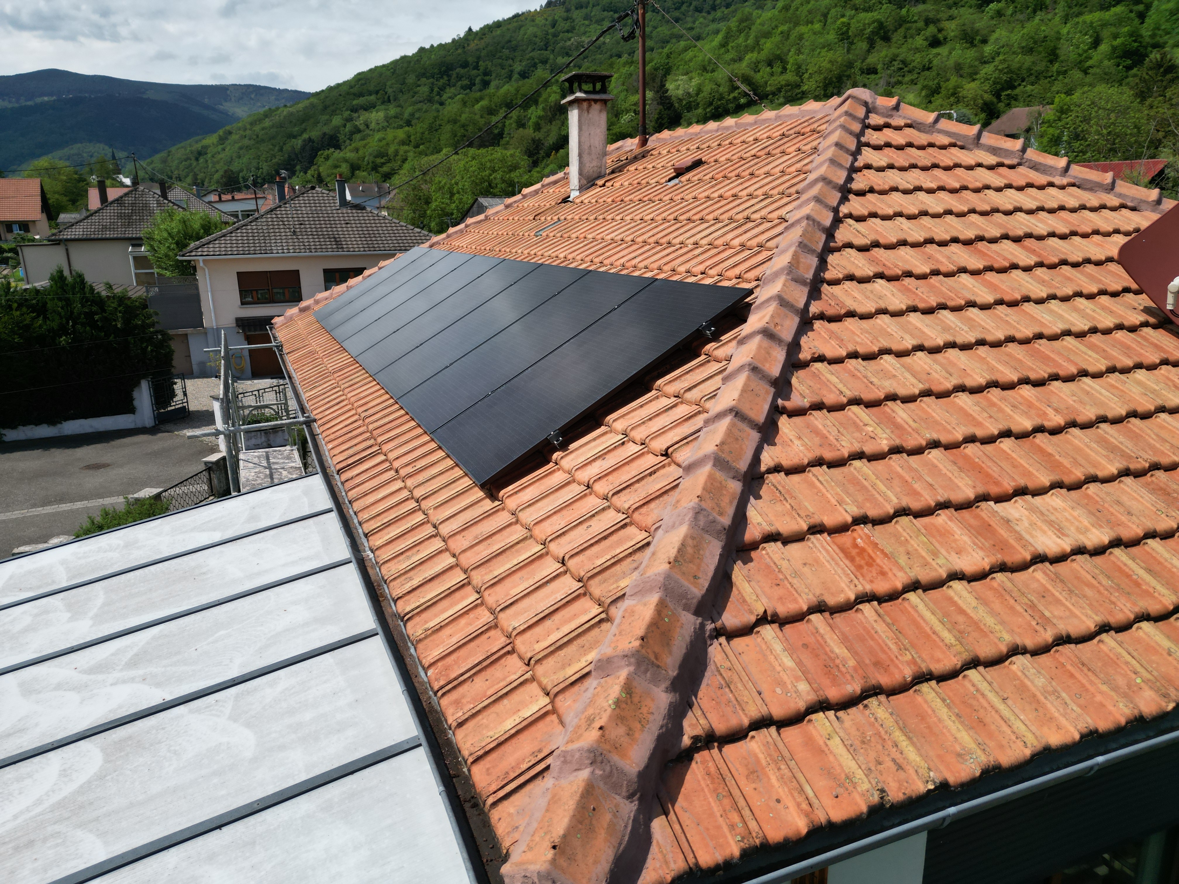 Pose d'une instalation photovoltaïque sur une maison à Lautenbach
