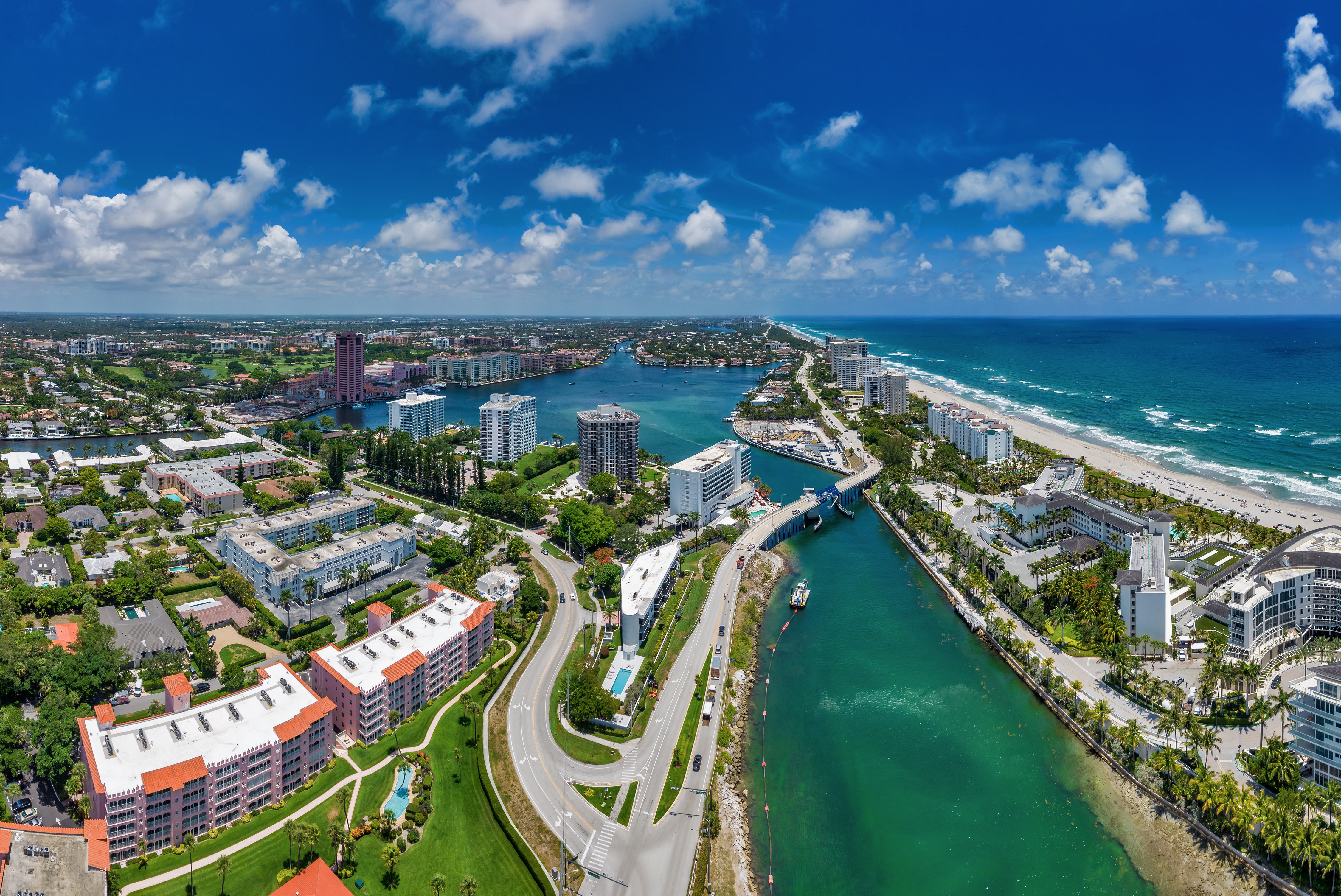 Aerial view of Boca Raton, Florida, looking north between the Atlantic Ocean and Intracoastal Waterway