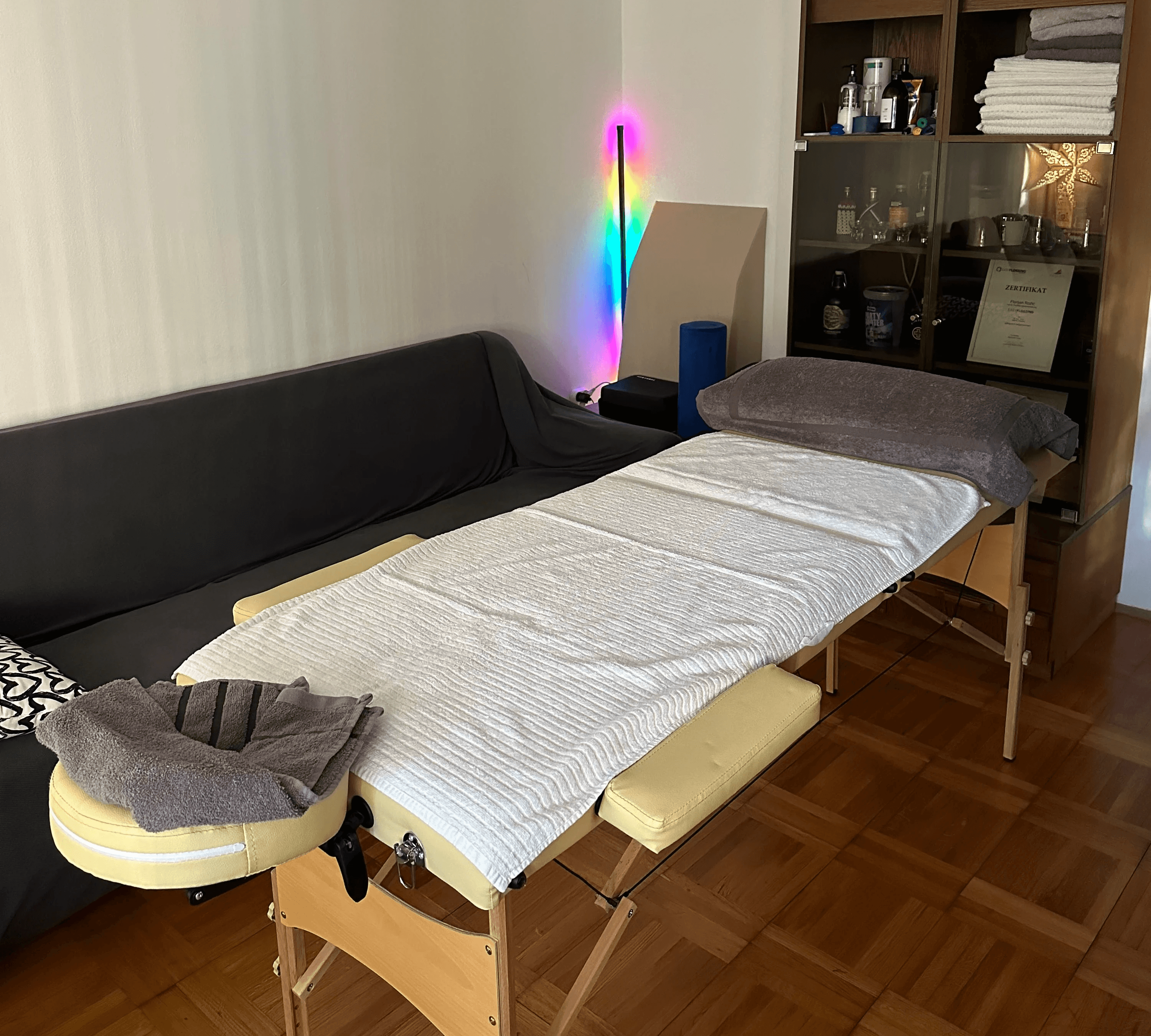 Masažni stol spreman za masažu