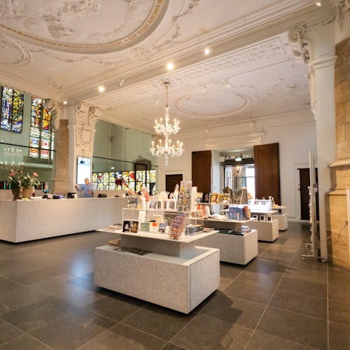 入口包含博物馆商店