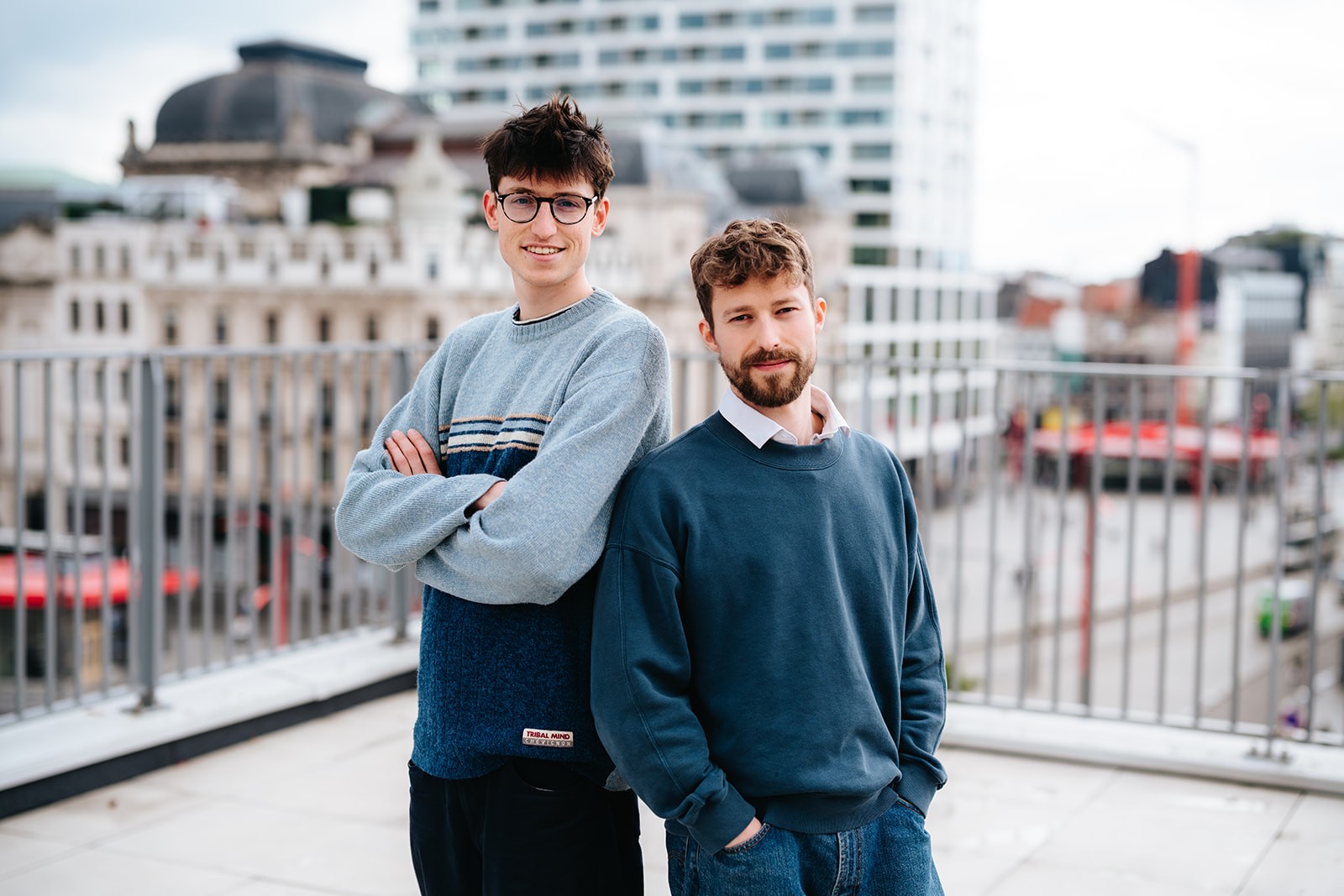 Trosort founders Achille Mathot and Matthieu Brabant with the industrial-scale Sort Mate system, developed in collaboration with automation experts ICA as featured in Trends-Tendances.