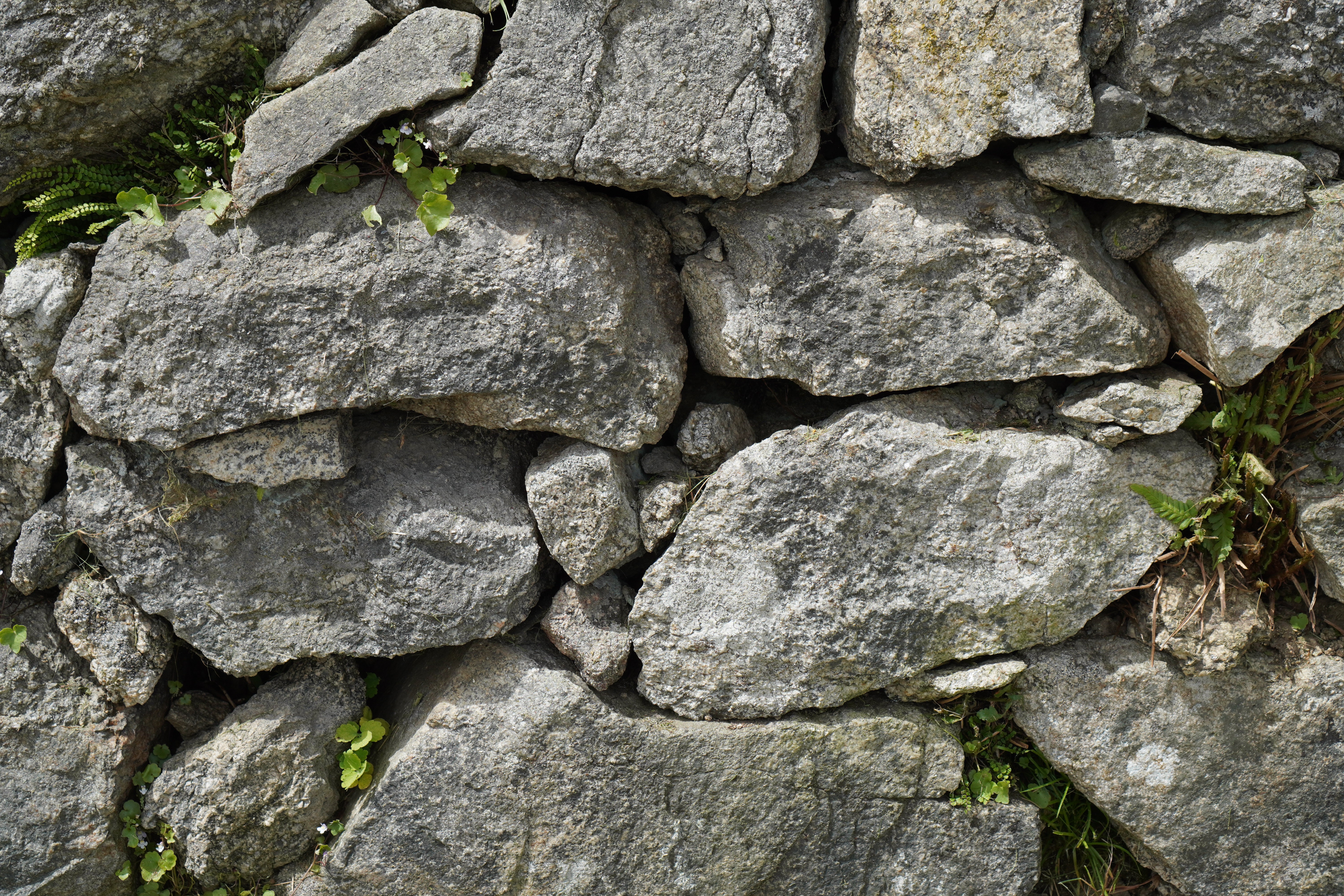 Bauregeln Trockenmauern Schwere Decksteine oben