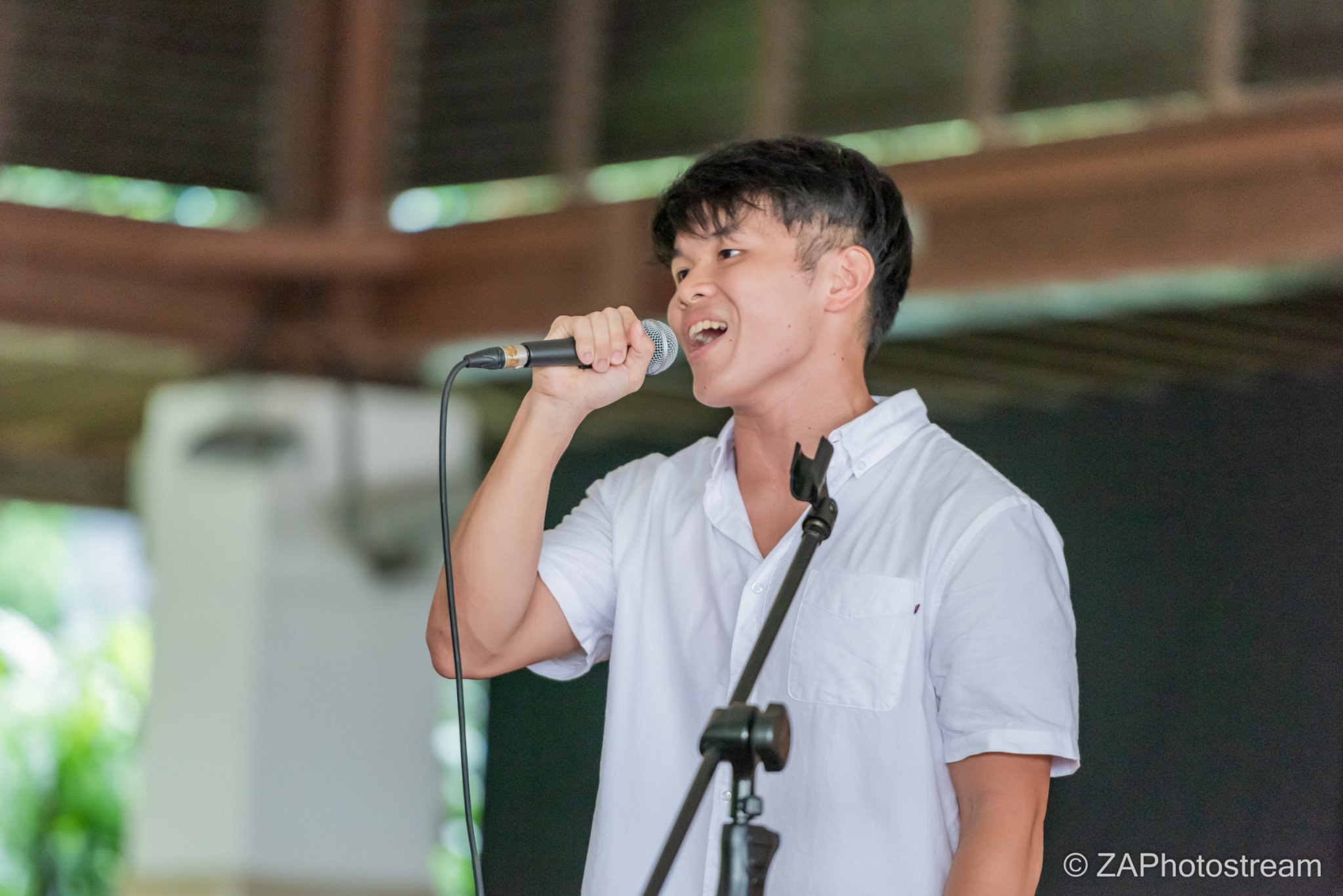 beach live band