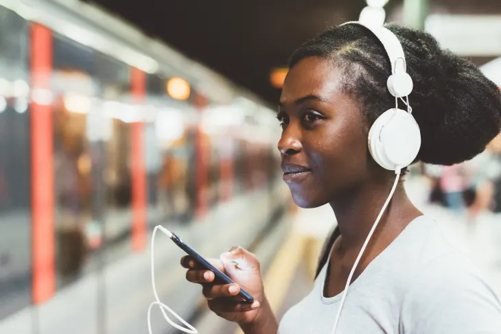 a women wearing headphone
