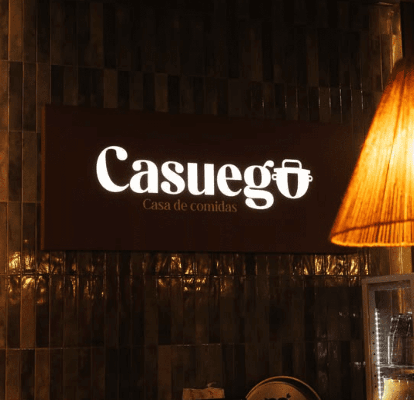 Fachada del restaurante Casuego Teatinos en Málaga