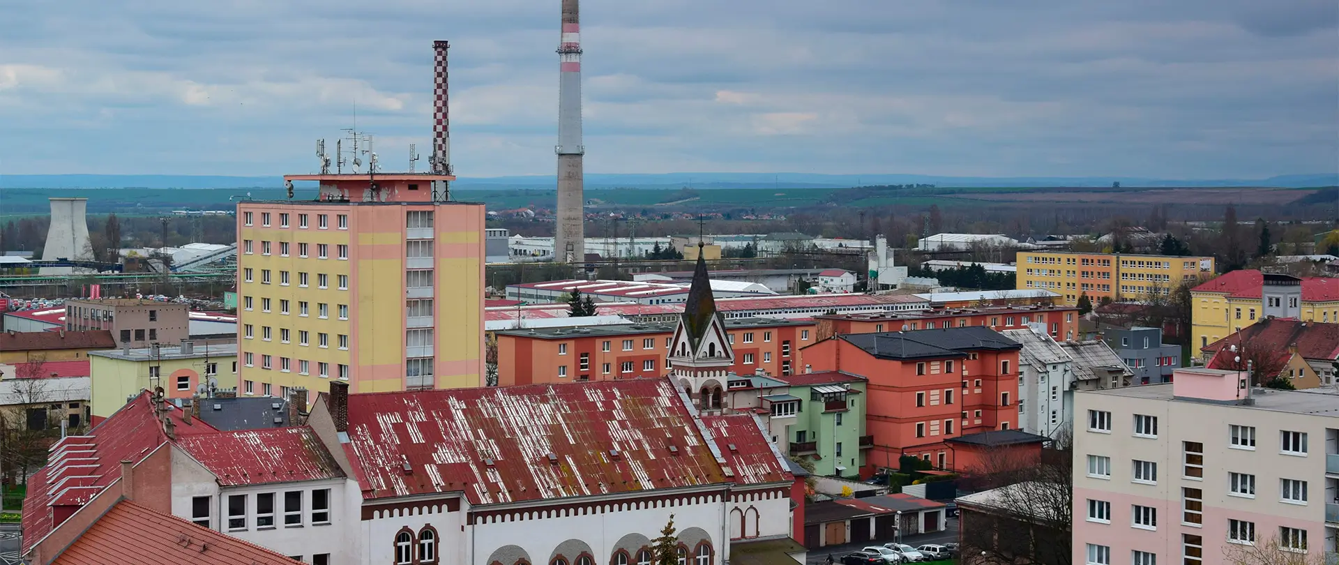 Panorama Chomutova. Místo, kde se potkává historie s průmyslovou současností kraje.