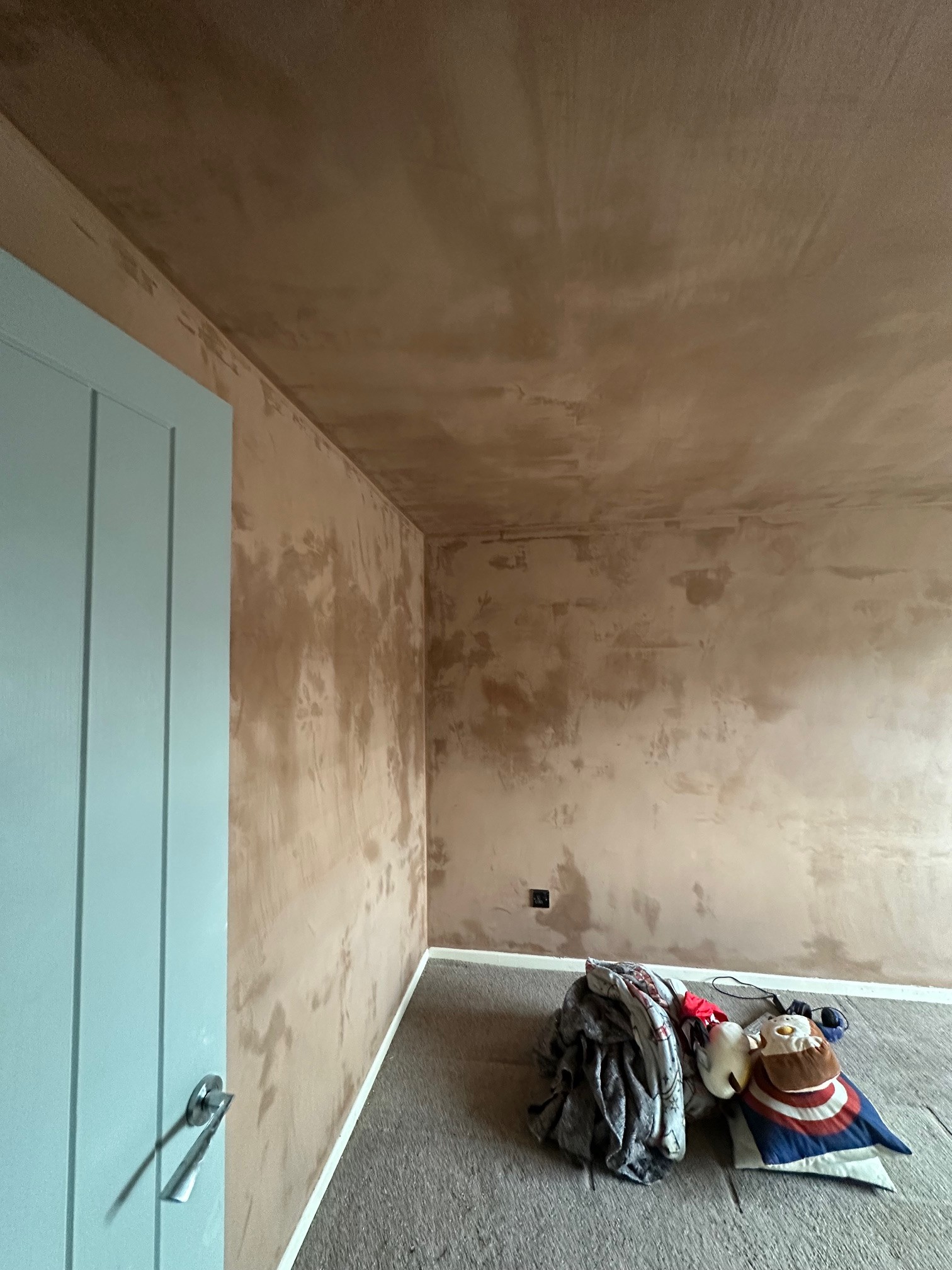 Large bedroom reskim.