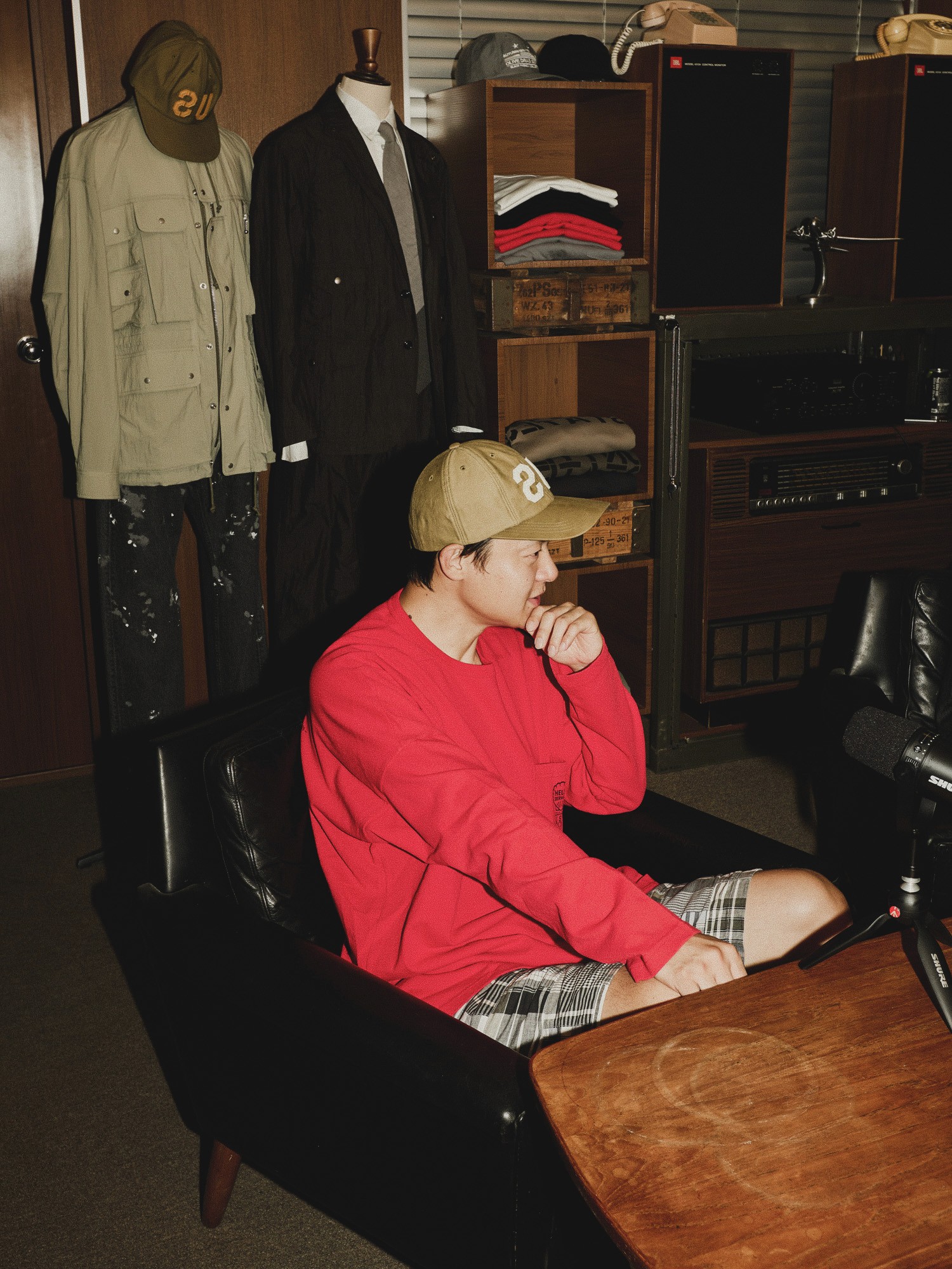 "An Taeuk in the midst of an interview."