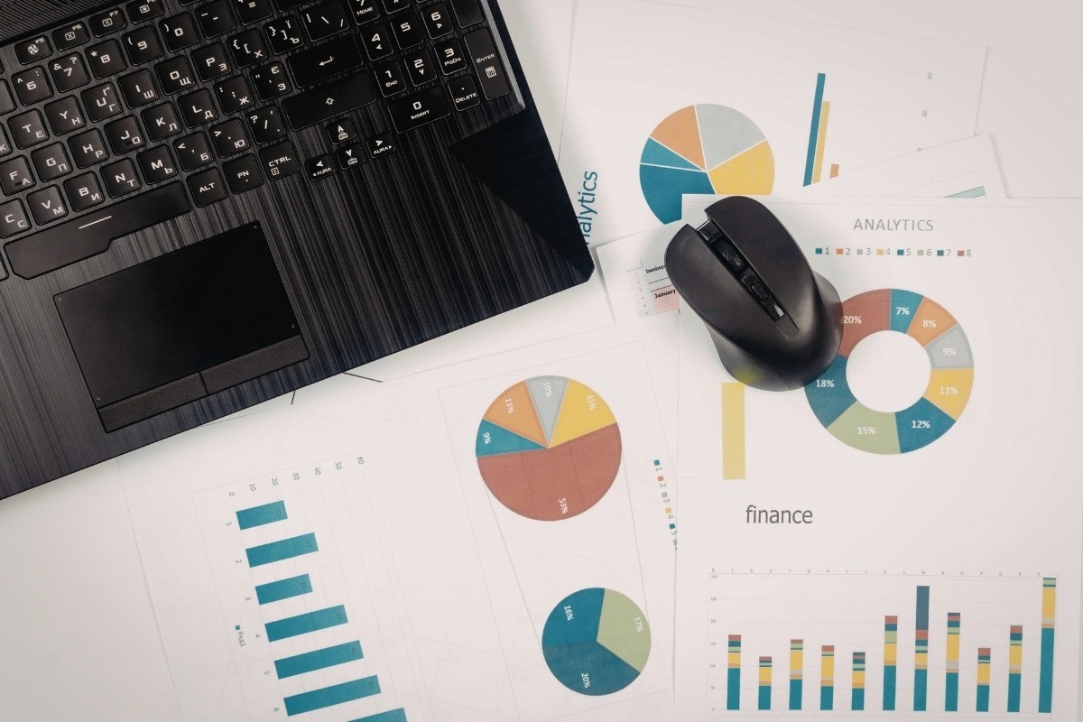 Traffic Analysis: Channel Mix, Quality Signals, and Major Leaks