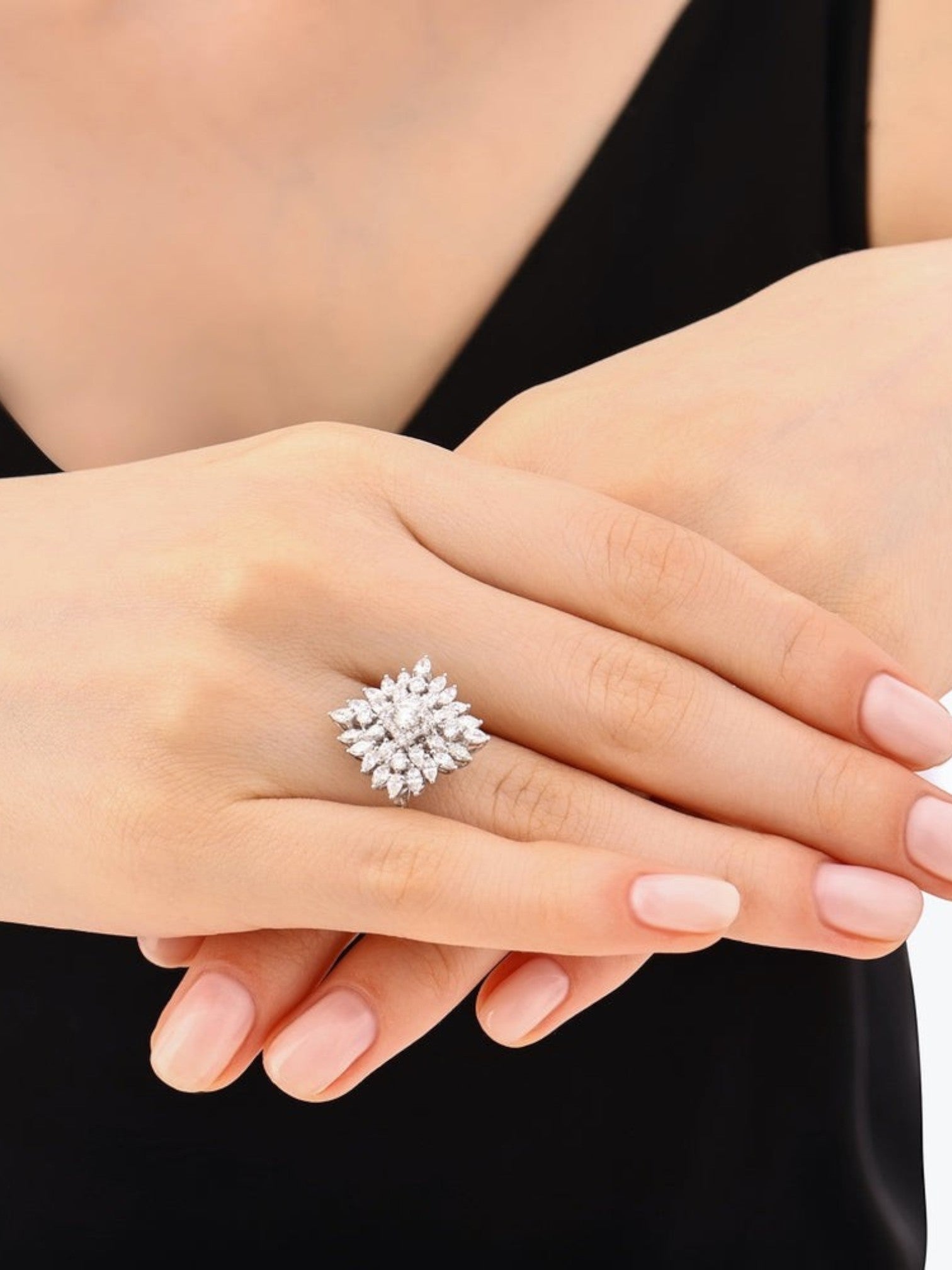 Assos 2.05 Karat Pırlanta Fantezi Yüzük 14 Ayar Beyaz Altın