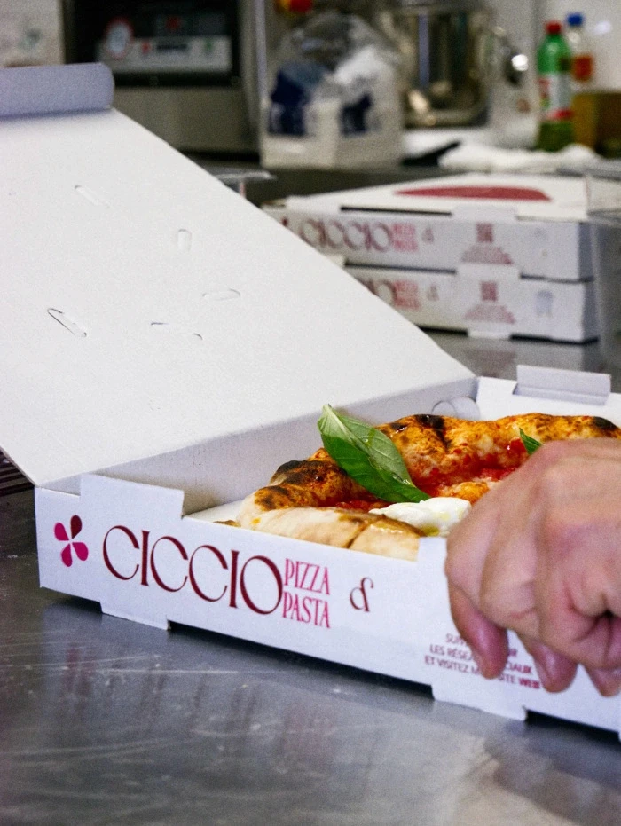 Cartone per pizze di Ciccio Pizza - Progetto di Brand Identity per una pizzeria in Svizzera