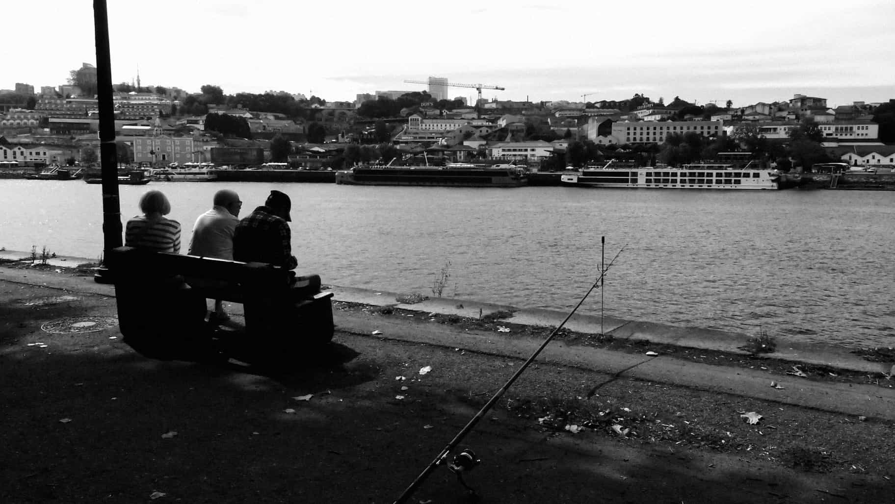 3 pêcheurs au bord du Douro