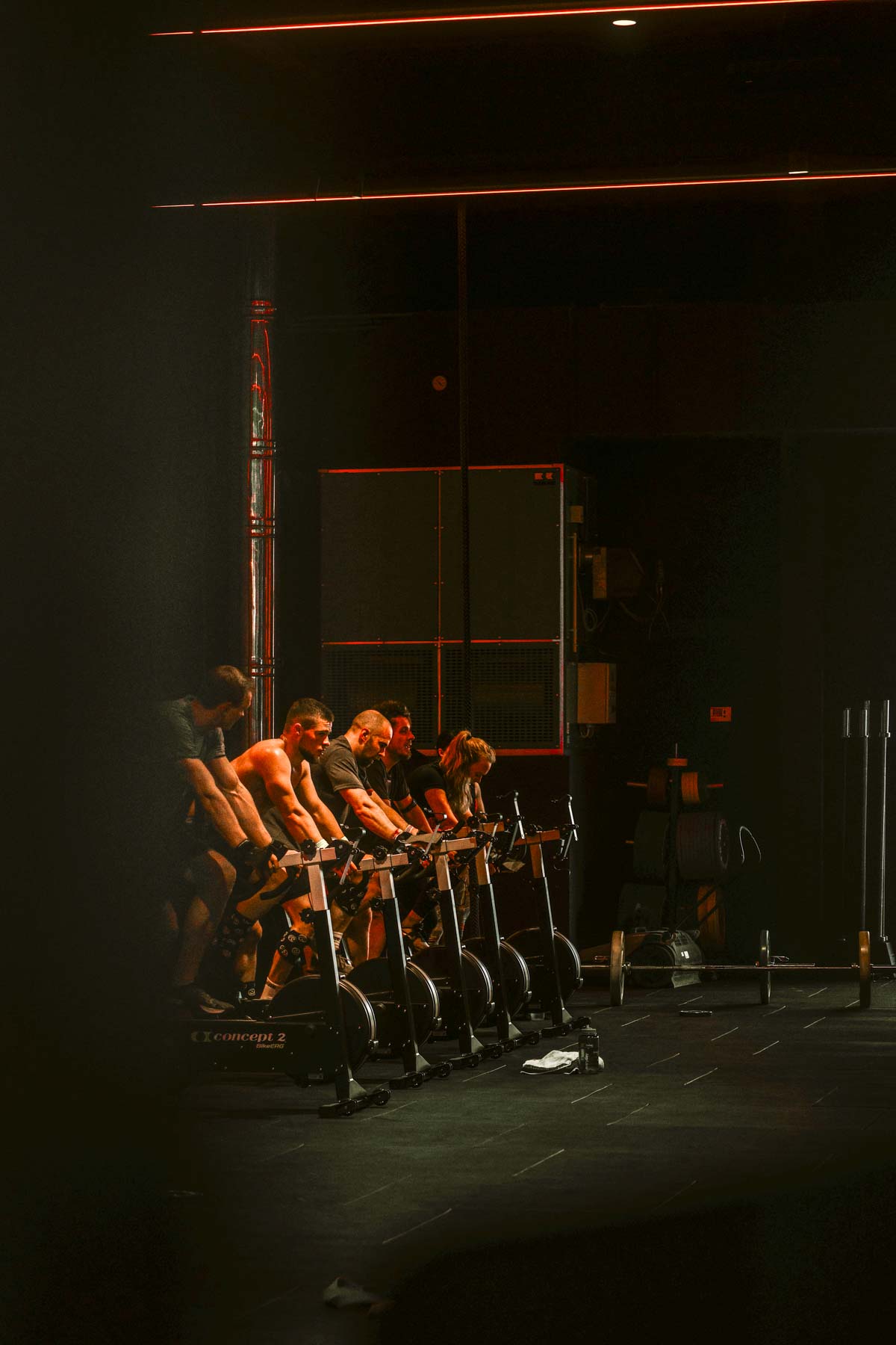 Gruppentraining auf Concept 2 BikeErg Bikes in der CrossFit Box The Factory Fulda.