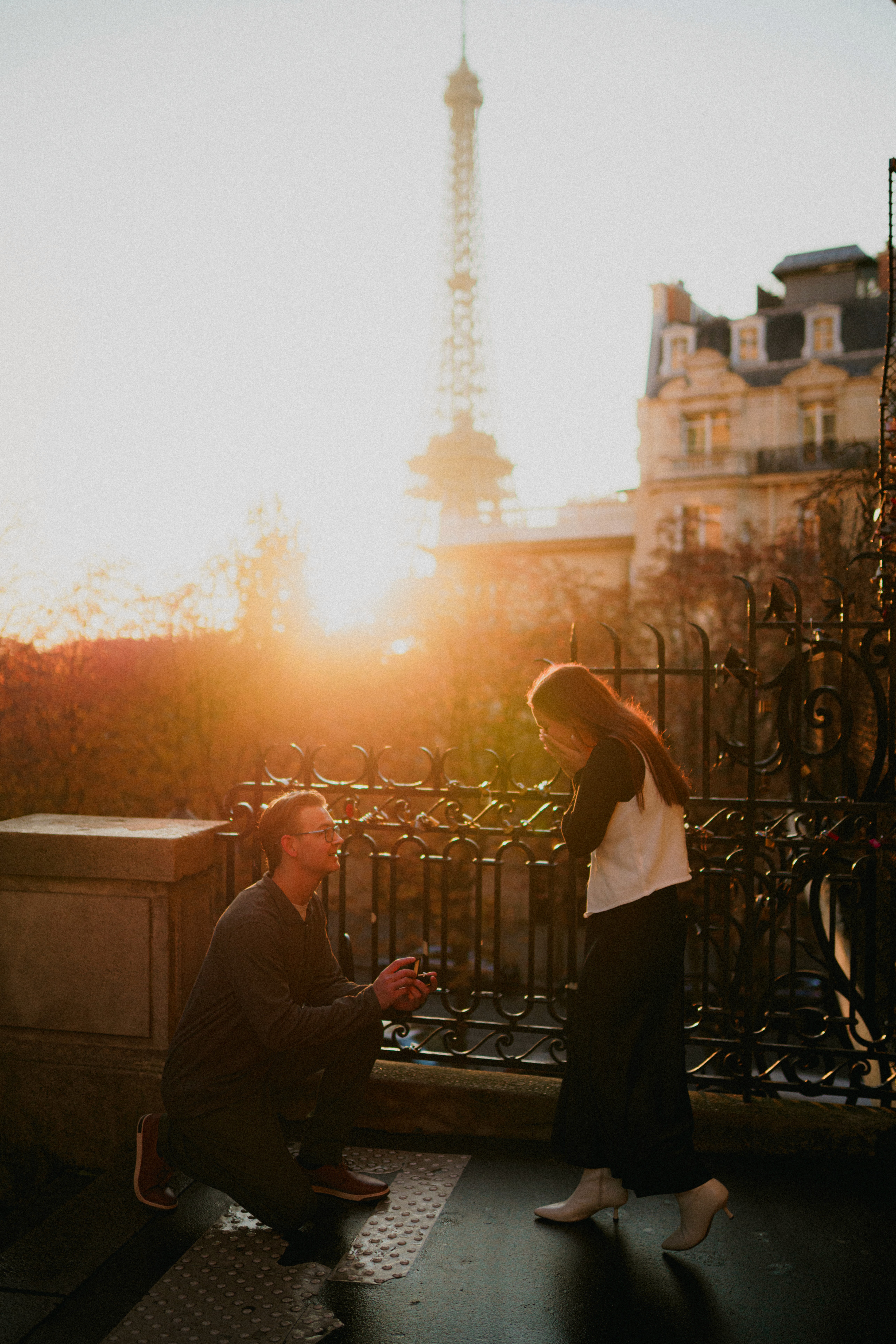 Paris Photographer - LeParisPro. Weddings, engagements, proposals, lifestyle and fashion photoshoots.