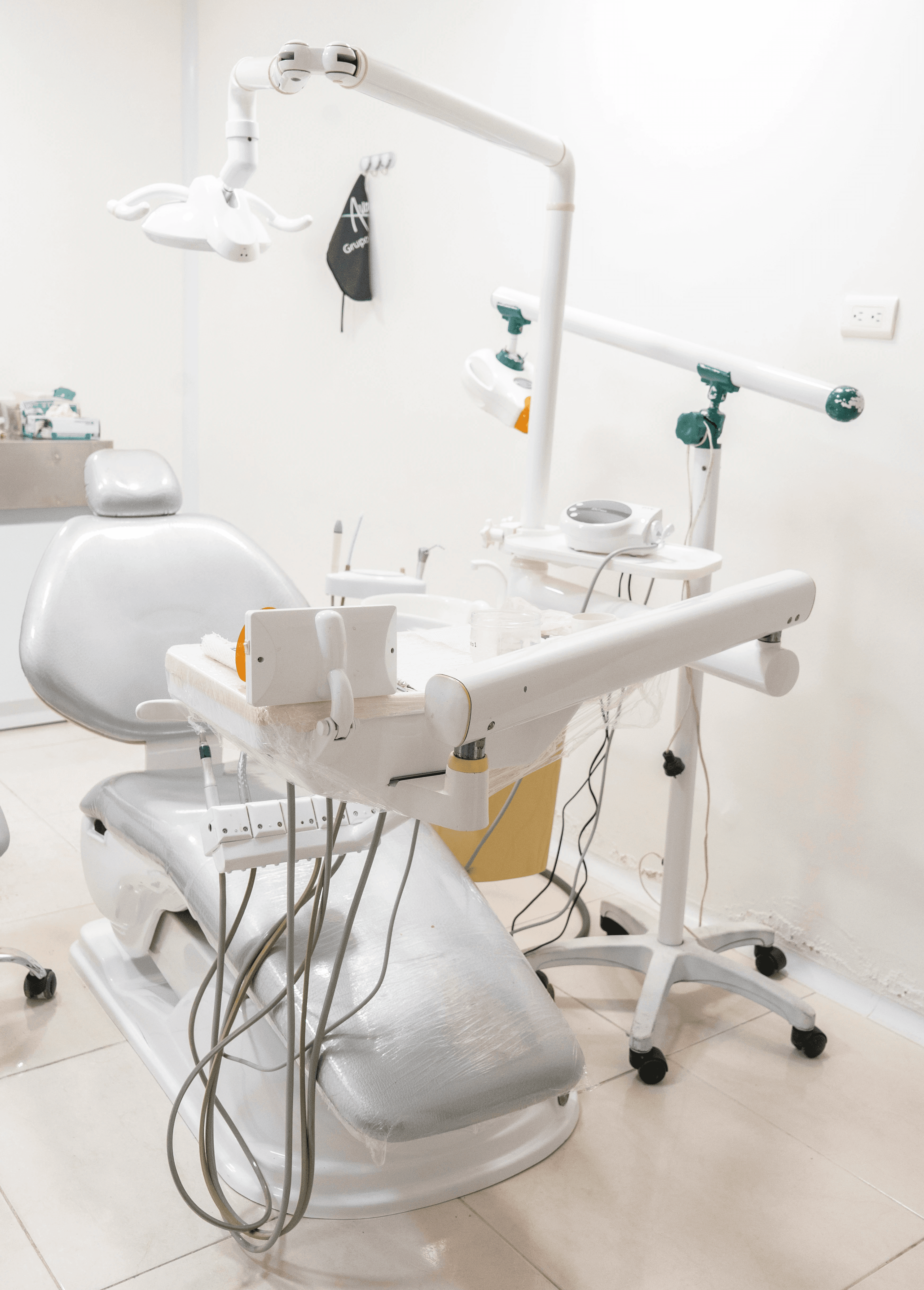Dental implant instrument