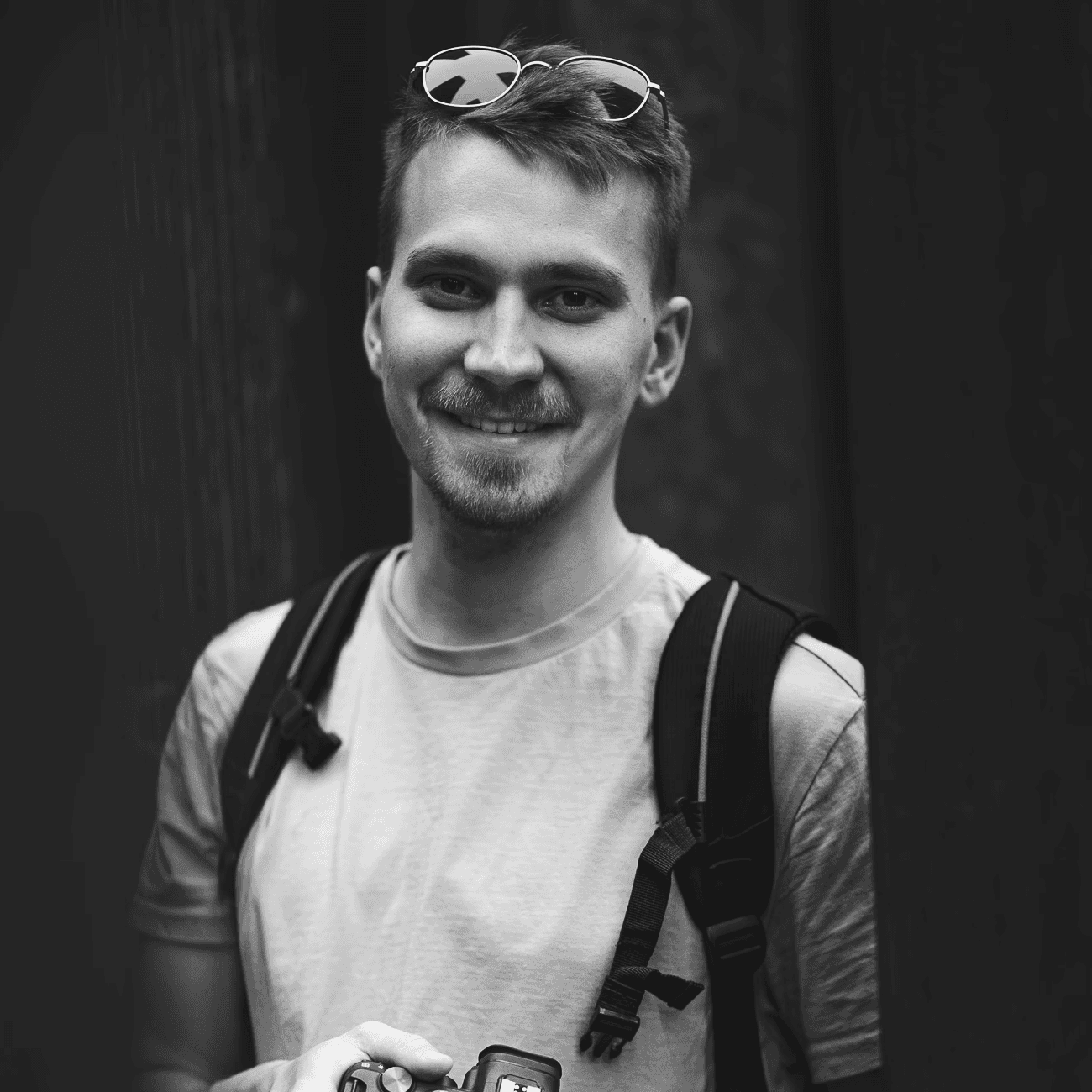 Esküvői fotós Budapest - elégedett házaspár, professzionális esküvői fotózás