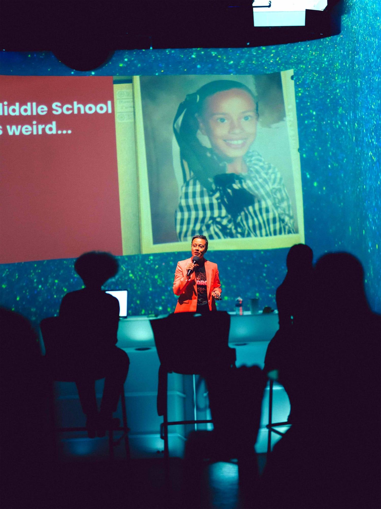 shift-midtown-keynote-speaker-immersive-stage-presentation_web