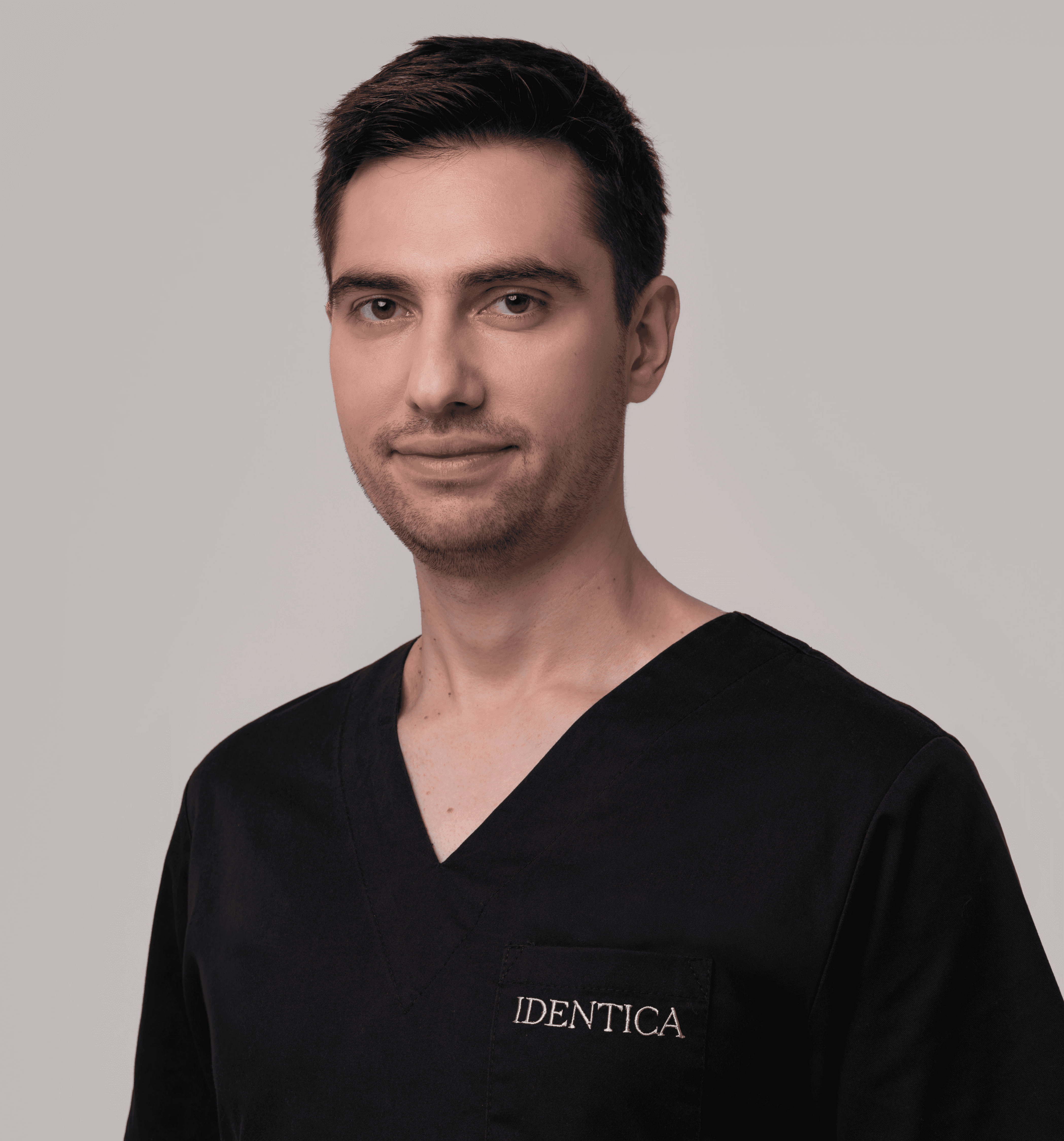 Michał Pali - lekarz dentysta, absolwent łódzkiego uniwersytetu medycznego