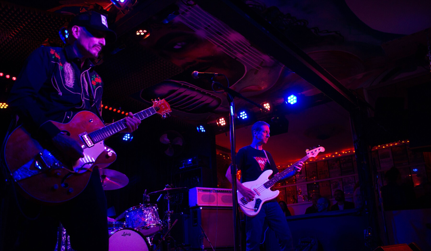 Donny and Gary, the tear it up twins on guitar.