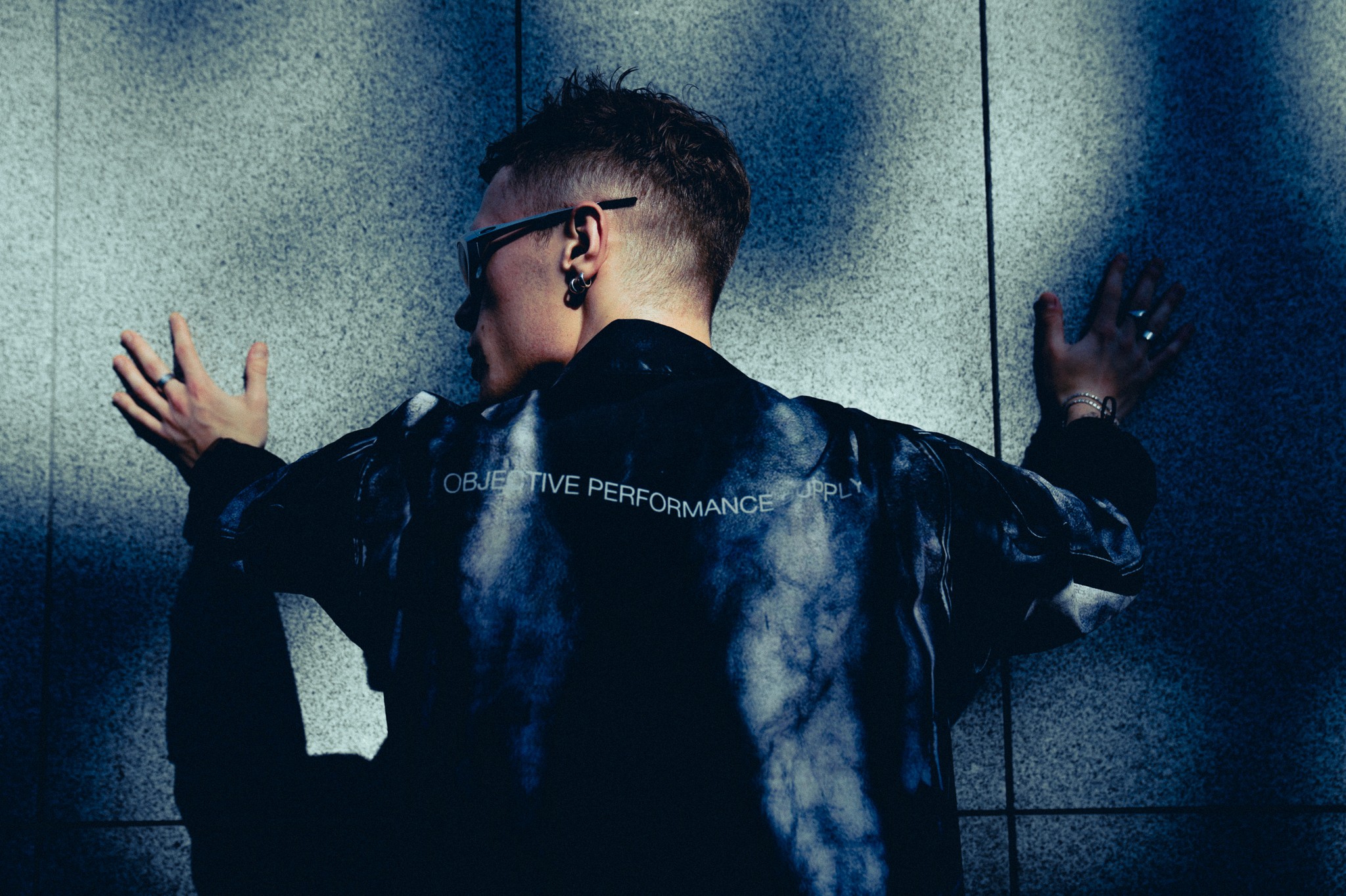 a close look on the back of the jacket.