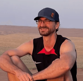 Profilbild Gary Carlson in der Wüste