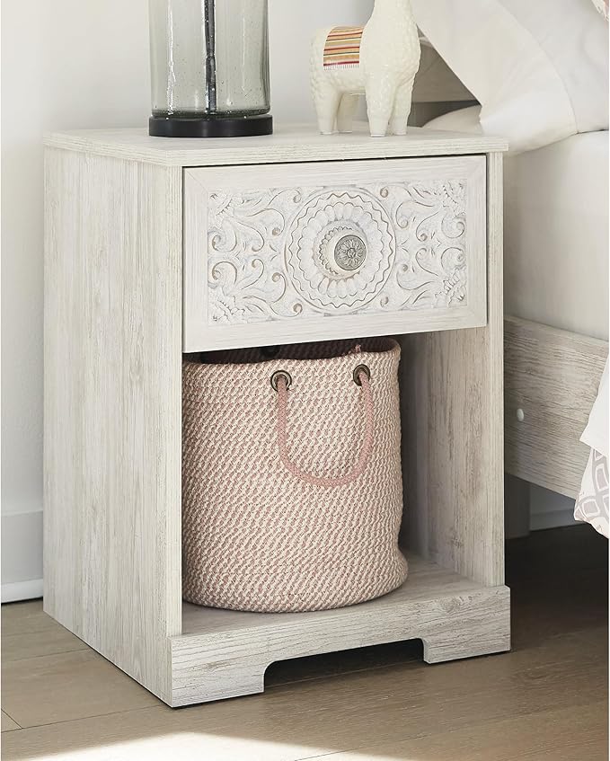 Paxberry nightstand – A stylish and functional furniture piece, perfect for any modern home.