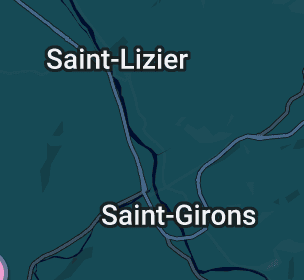 Toits en ardoise de la cité historique de Saint-Lizier vus depuis les remparts gallo-romains