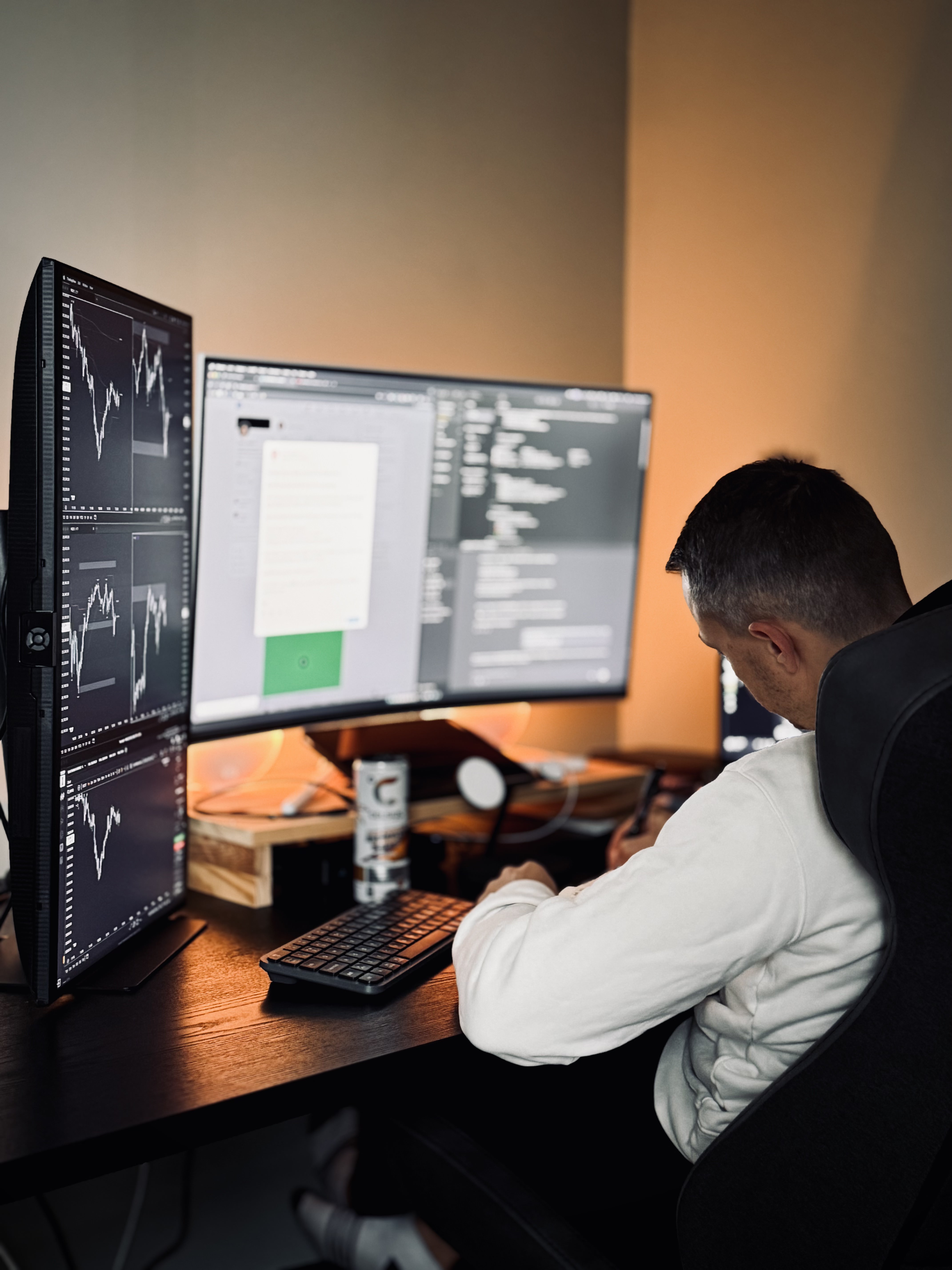 En datorskärm med aktiv trading