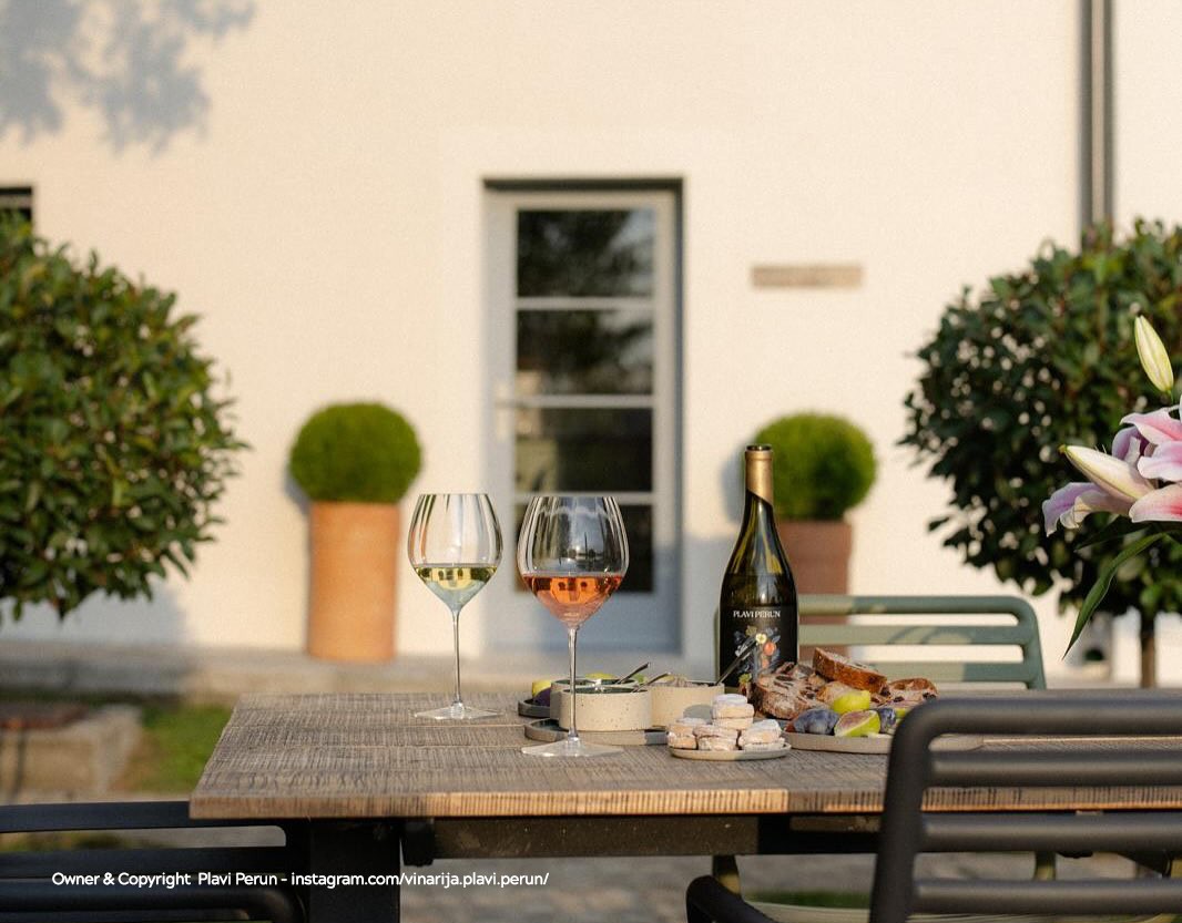 dimis_brand_identity_plavi_perun_bottle