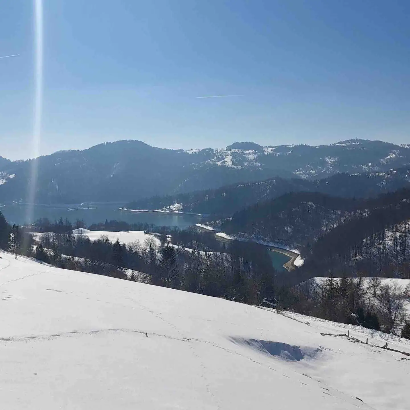 Slika pogleda sa vikendice Zaovinski Kutak u Zaovinama