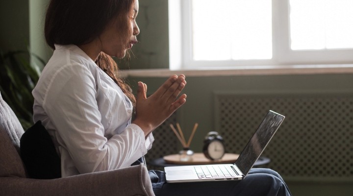 mental health provider using telehealth software during consultation
