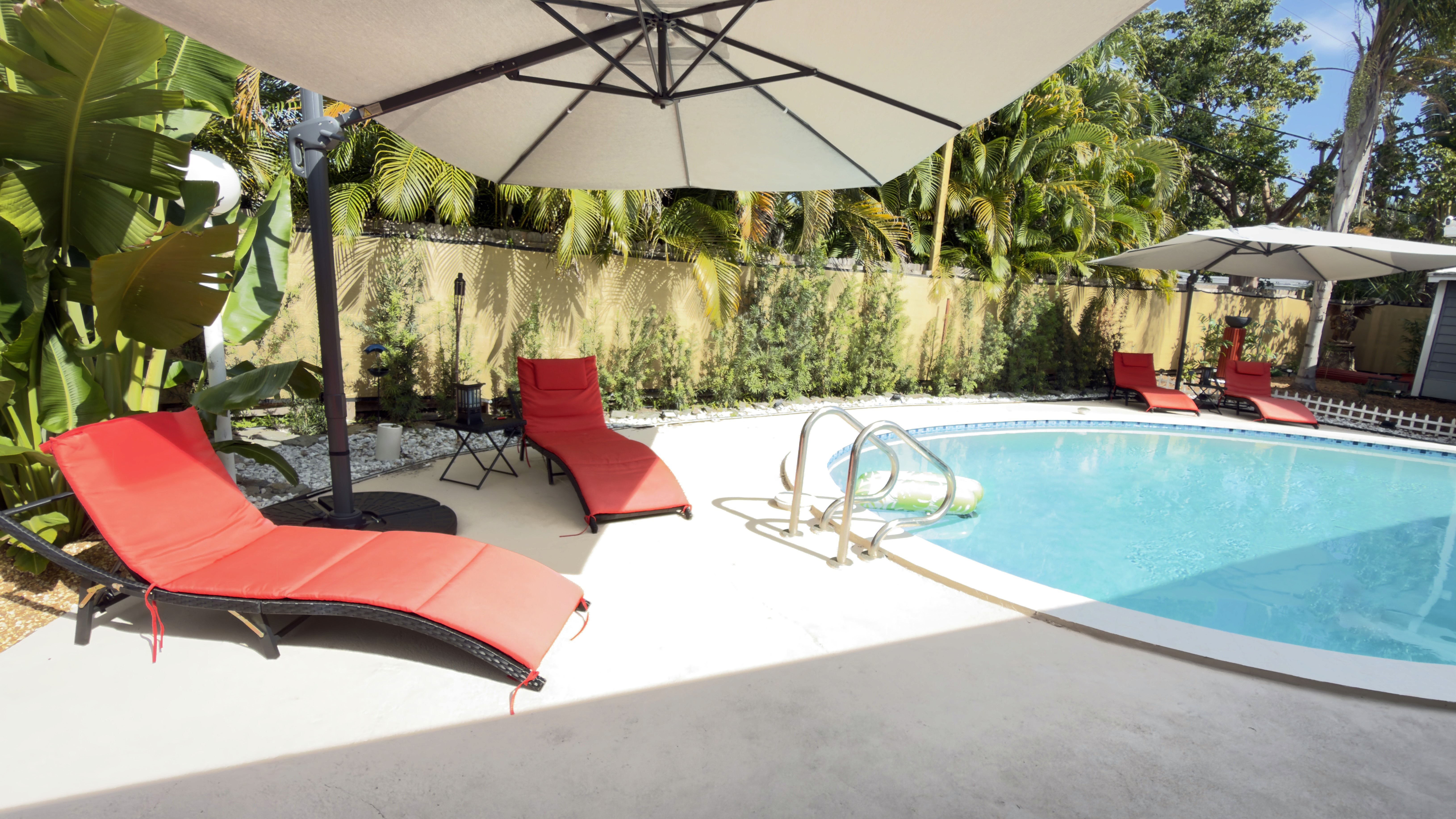  Dynamic Fashion Pose