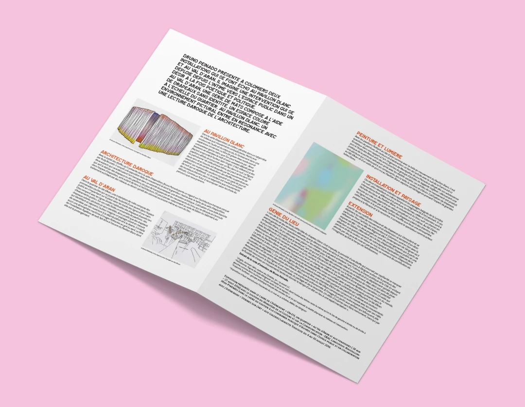 Double page intérieure du guide visiteur Bruno Peinado — textes de médiation sur les installations au Pavillon Blanc et au Val d'Aran, mise en page éditoriale par Tartelette Concept pour le Centre d'Art de Colomiers