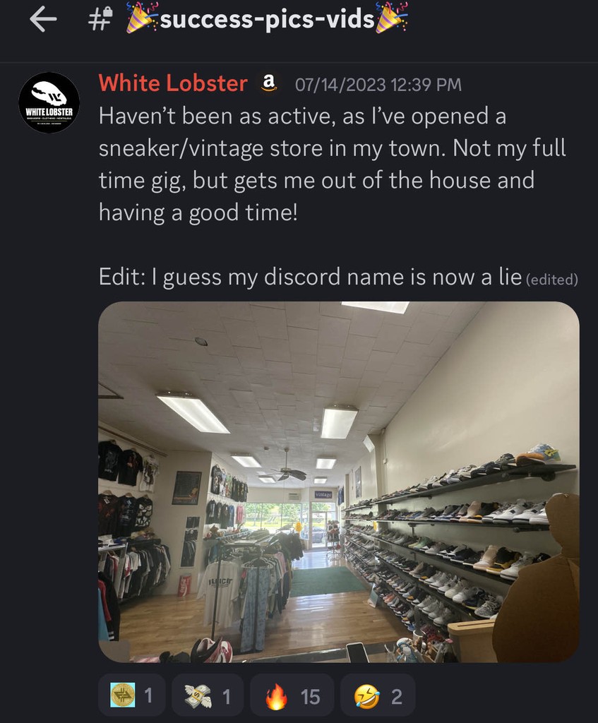 This a review that @WhiteLobster left for FlipFlip on their discord server