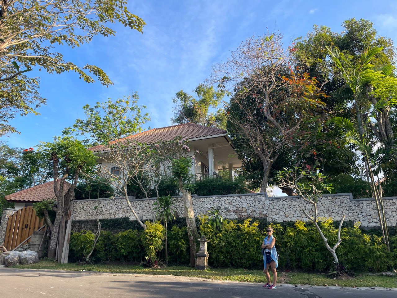 A 4-bedroom villa in a gated complex in Nusa Dua, featuring a large private garden and a peaceful residential environment