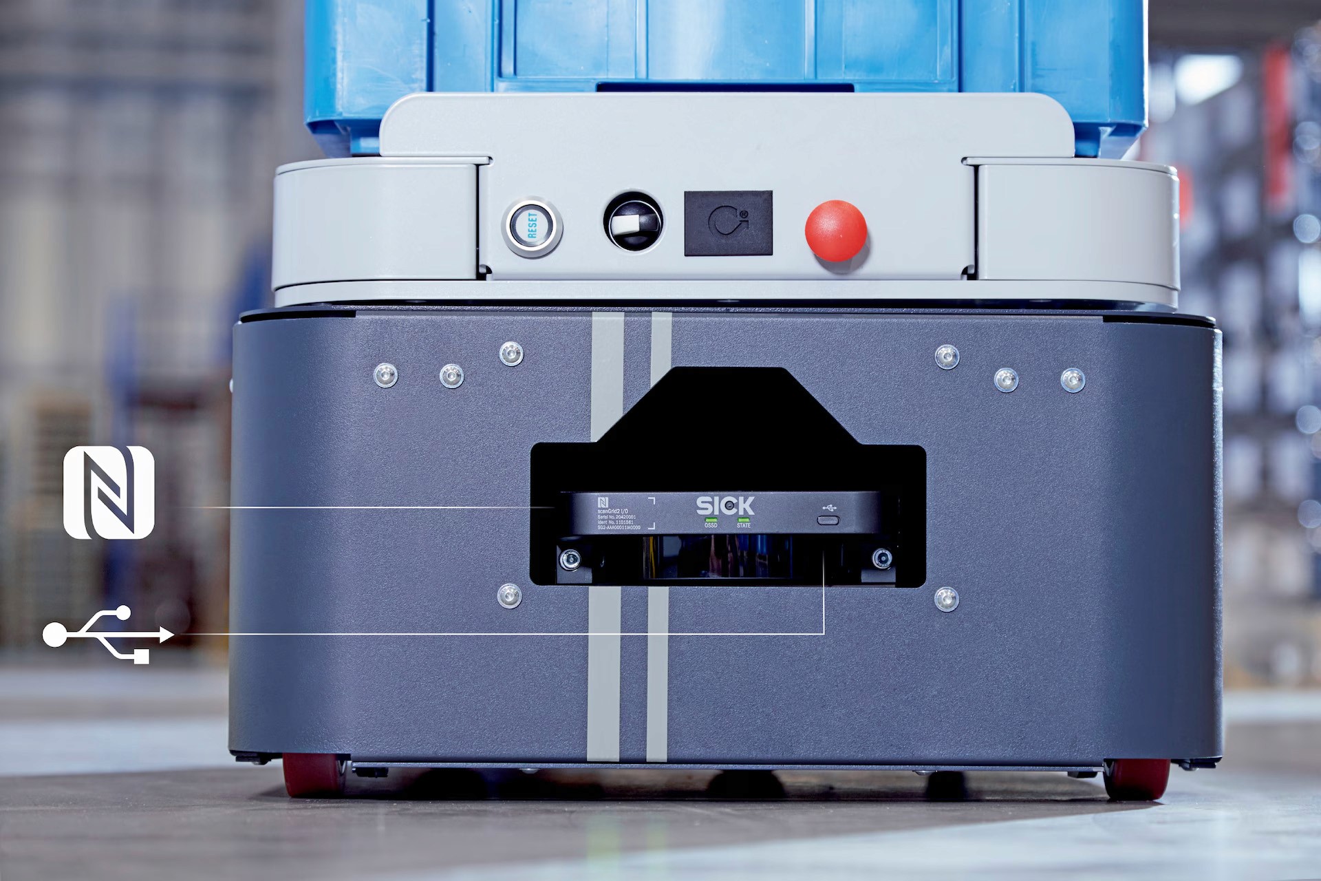 Produktbild von ScanGrid2 Mehrstrahl-Scanner eingesetzt in einem AGC (Automated Guided Cart) (SICK, 2018)