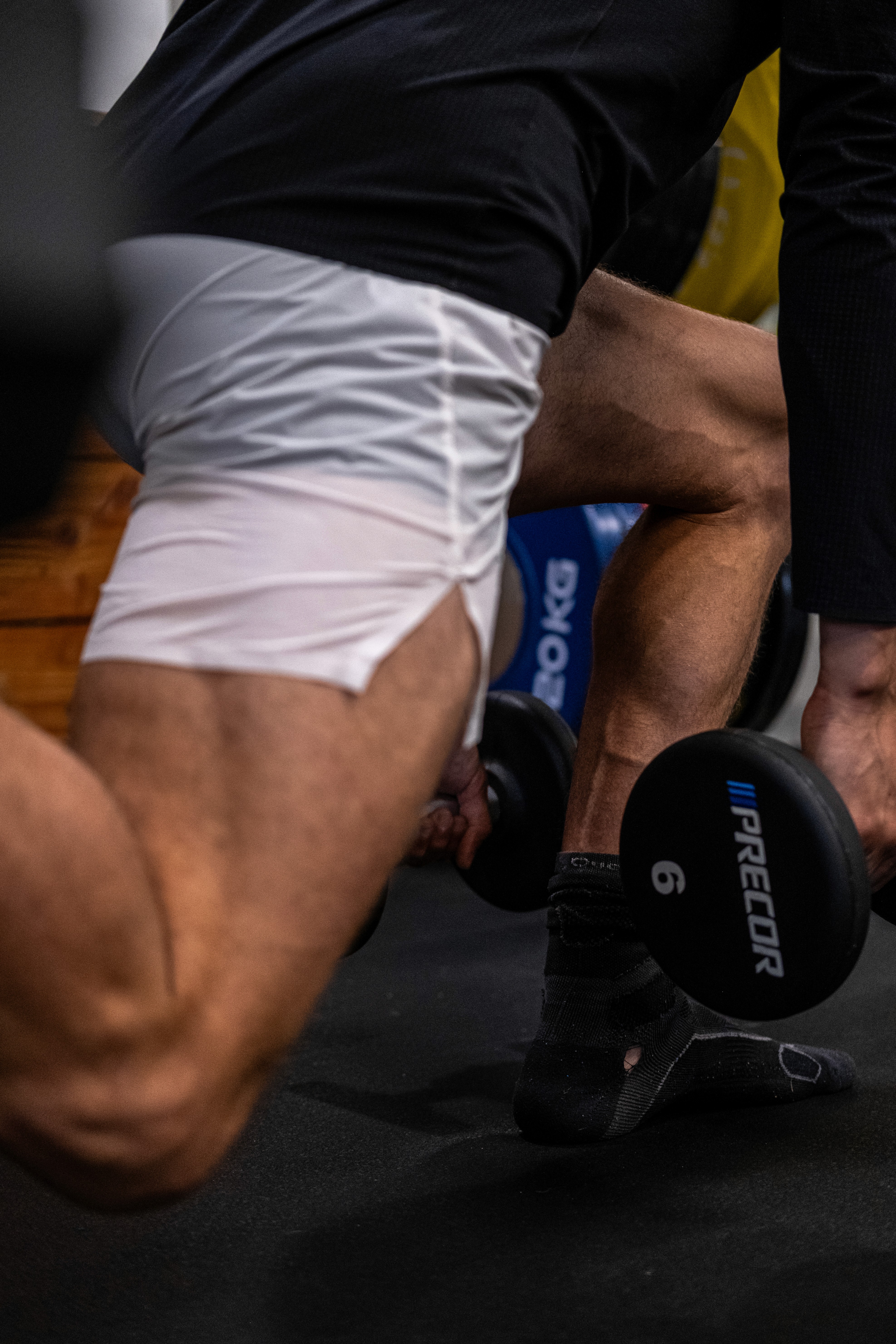 Atlete doing Rear Leg Raised Lunge (Bulgarian Bulgarian Split-Squat)