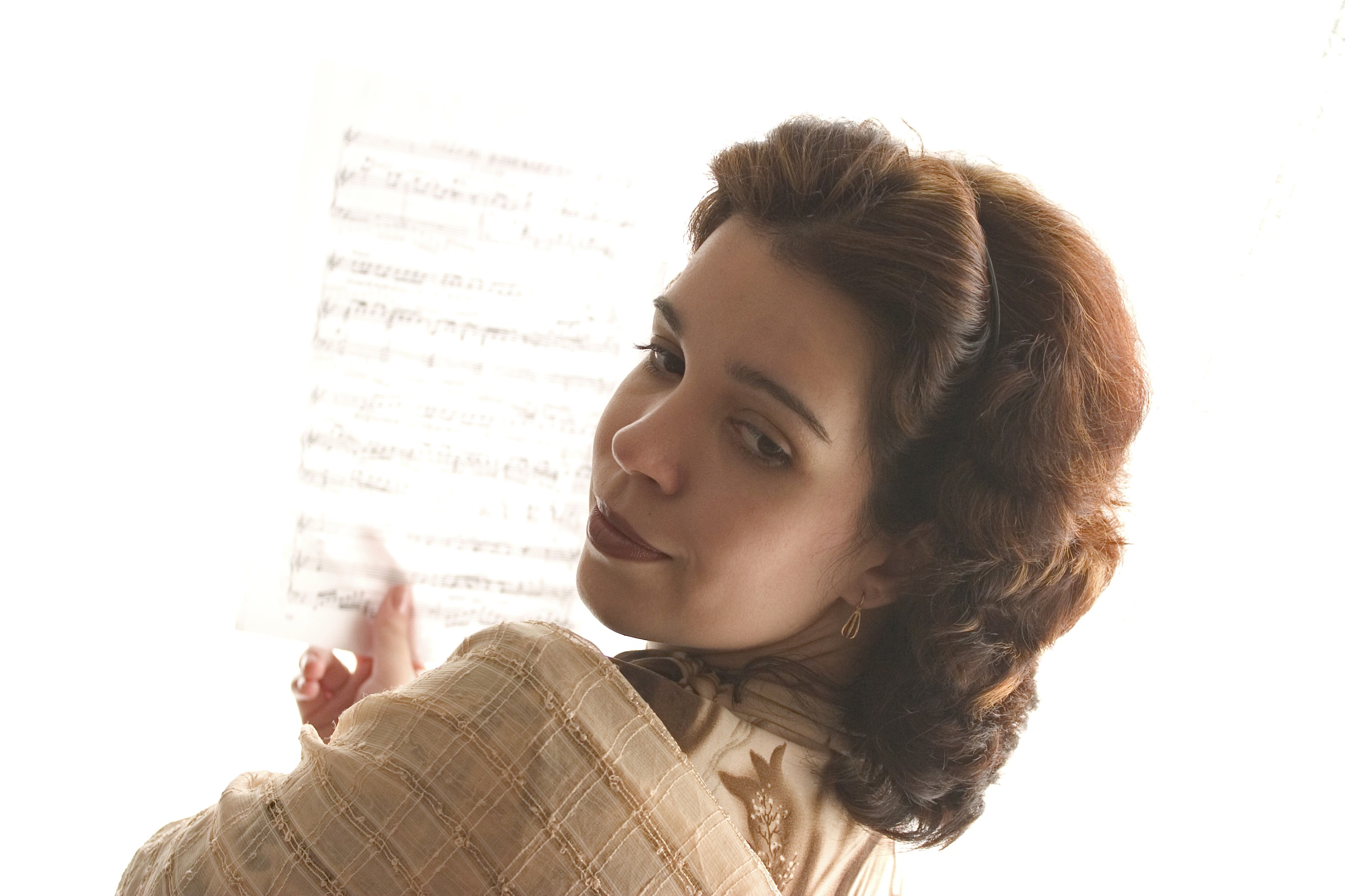 Wide photograph of Dr. Raluca Marinescu’s online music teaching studio.