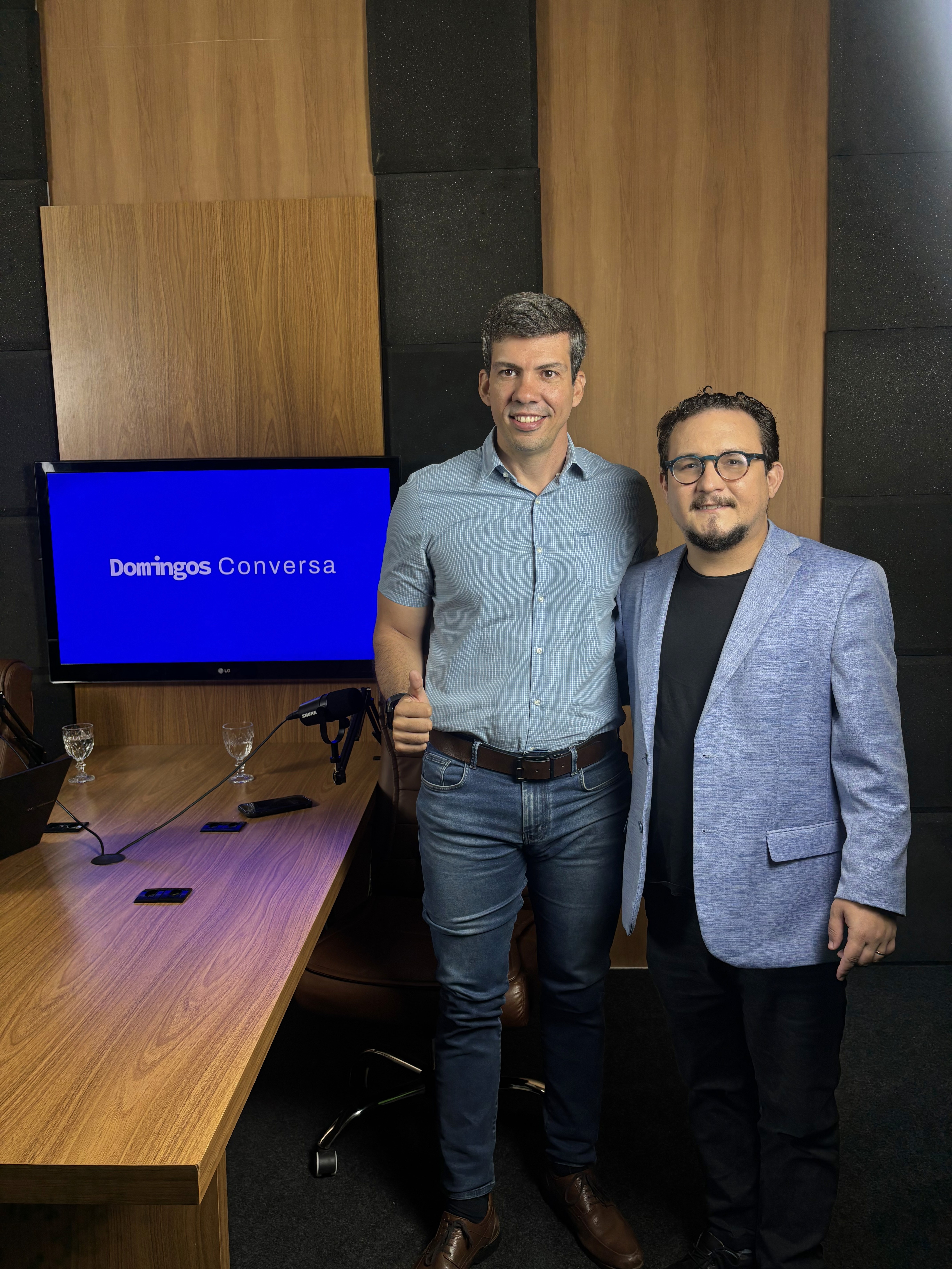 Pedro Sales ao lado do jornalista Domingos Ketelbey