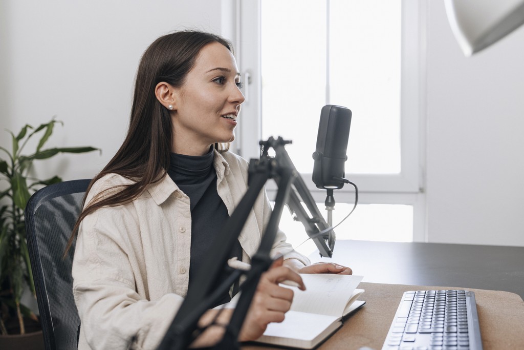 UX Agentur führt User Research Workshop mit Post-its und Service-Design-Methoden durch