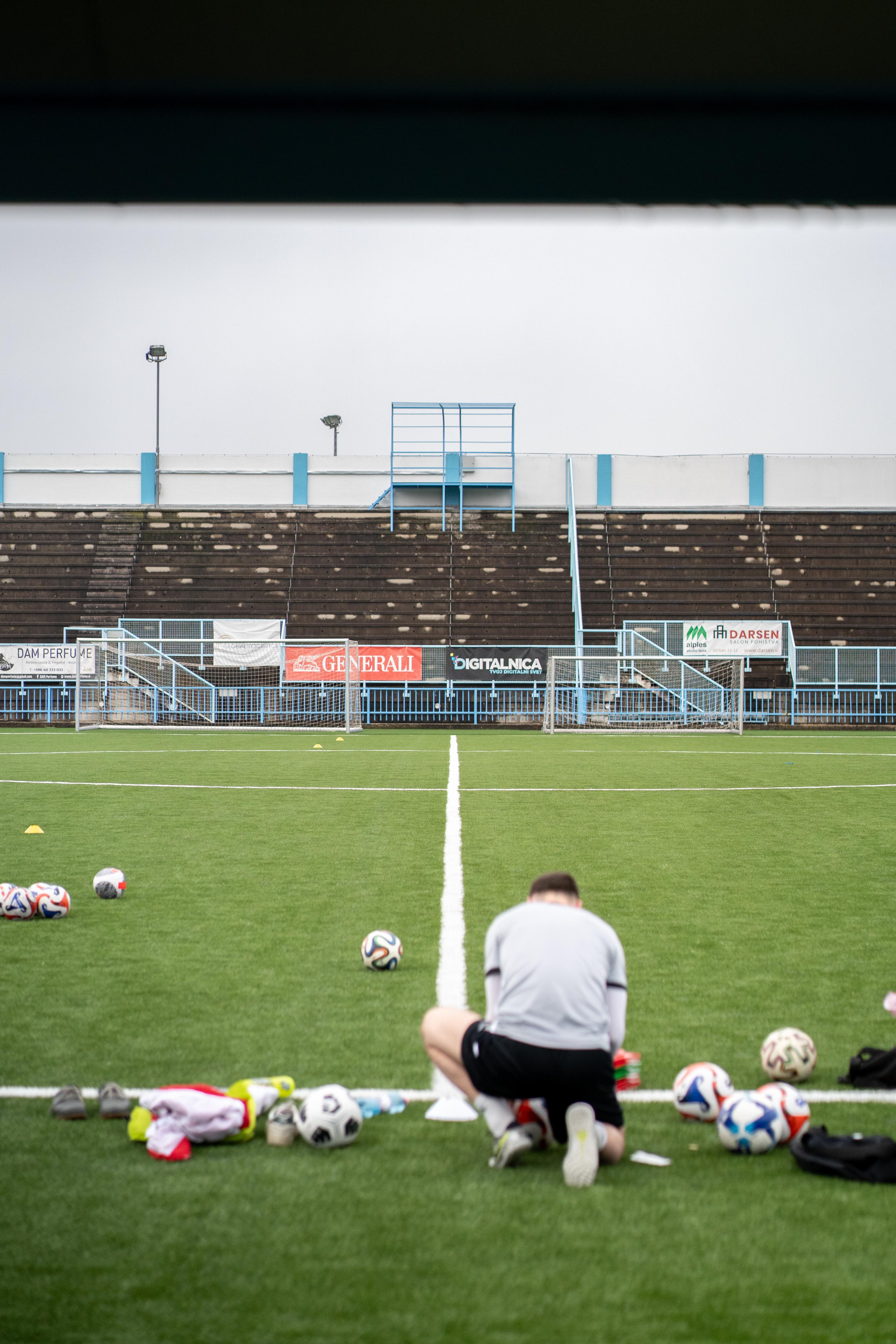 Woman Front Zoom Pose