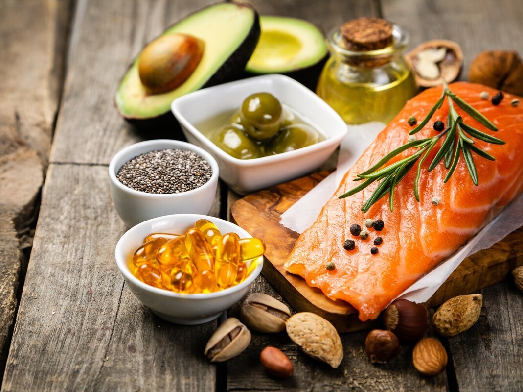 how much fat should I eat per day to lose weight