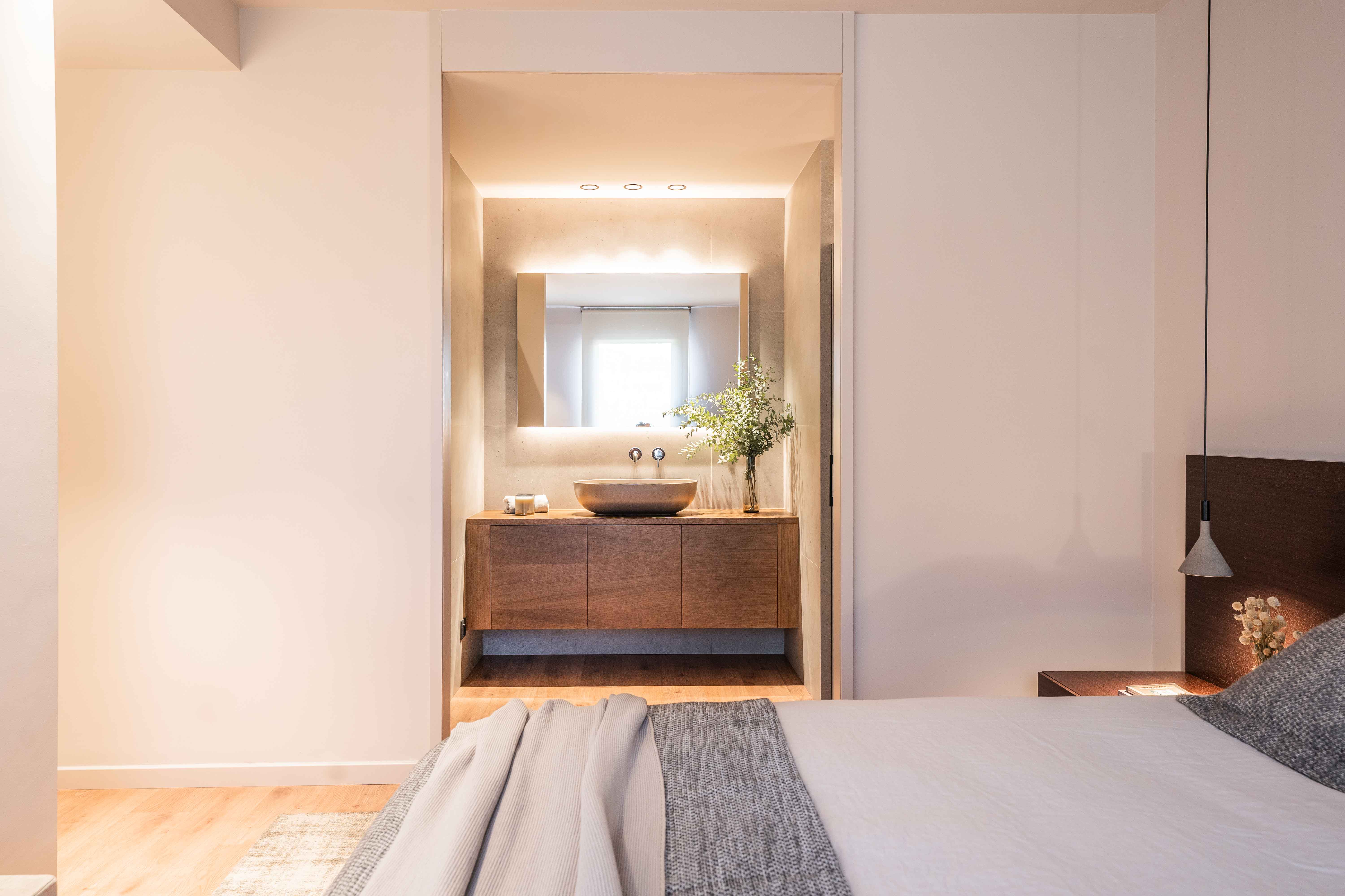 Baño en suite en dormitorio