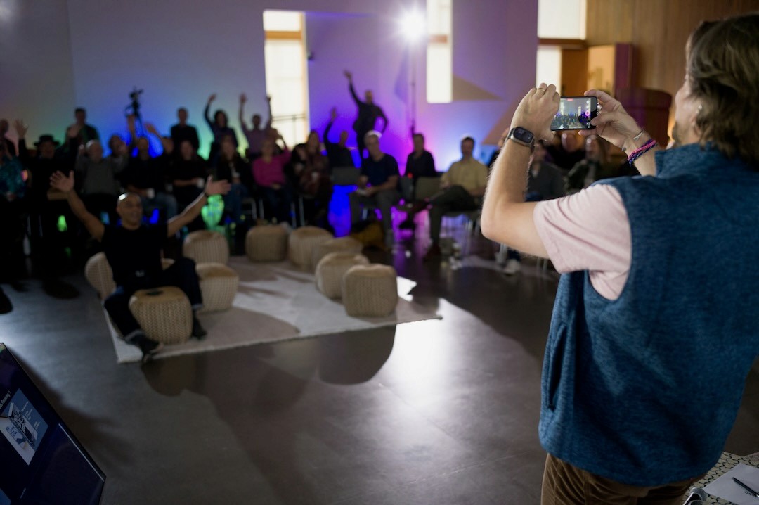 A happy crowd at the Artificiality Summit