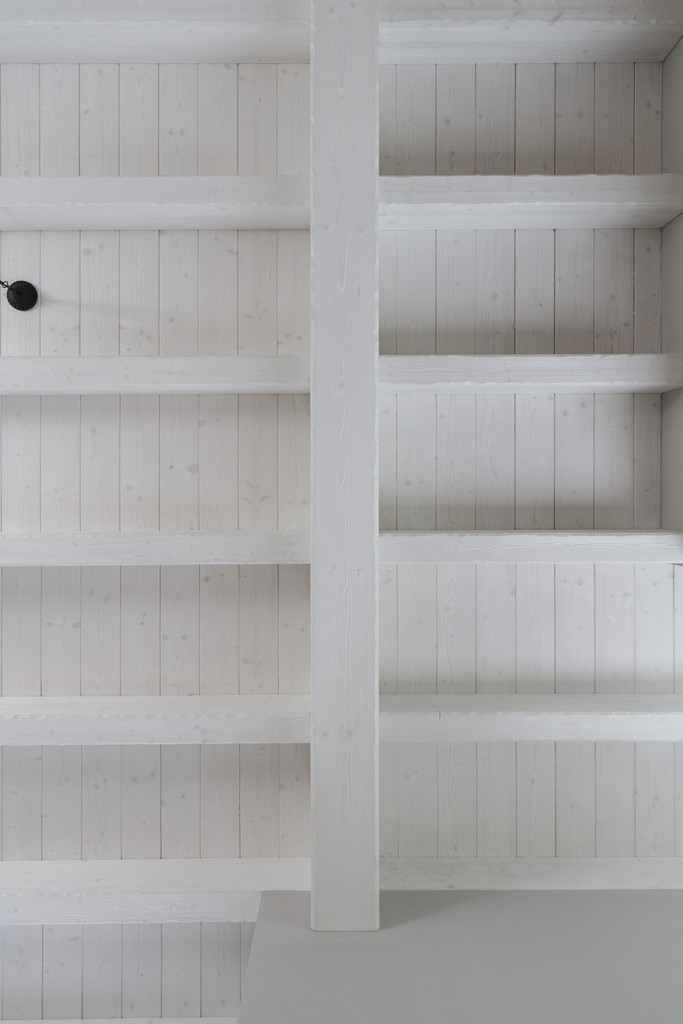 Soffitto-in-legno-bianco-soggiorno-bergamo (Vaprio d'Adda - BG) Galimberti-_MG_4527.jpg