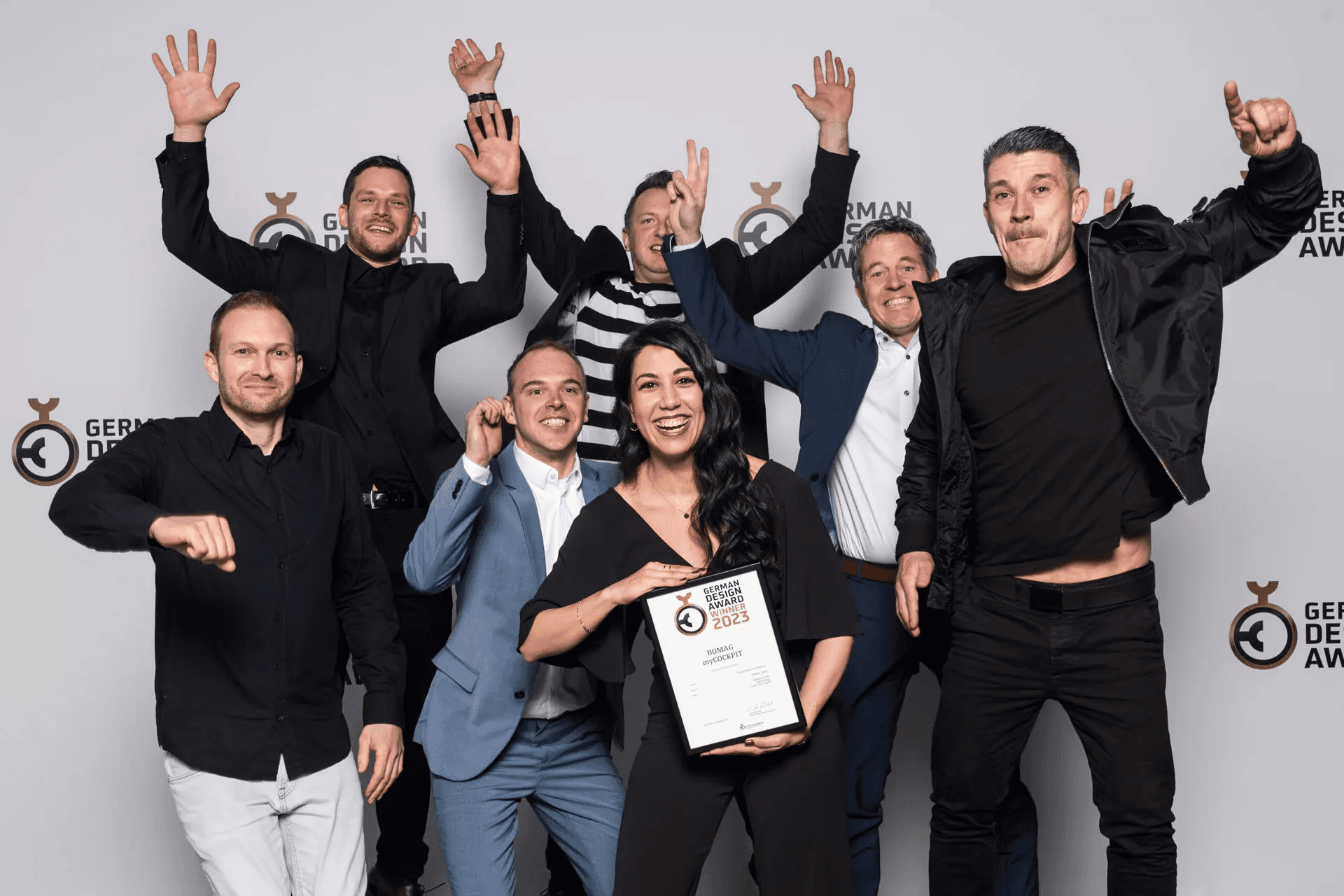 Das Create Next-Team posiert als Gewinner des German Design Award 2023.