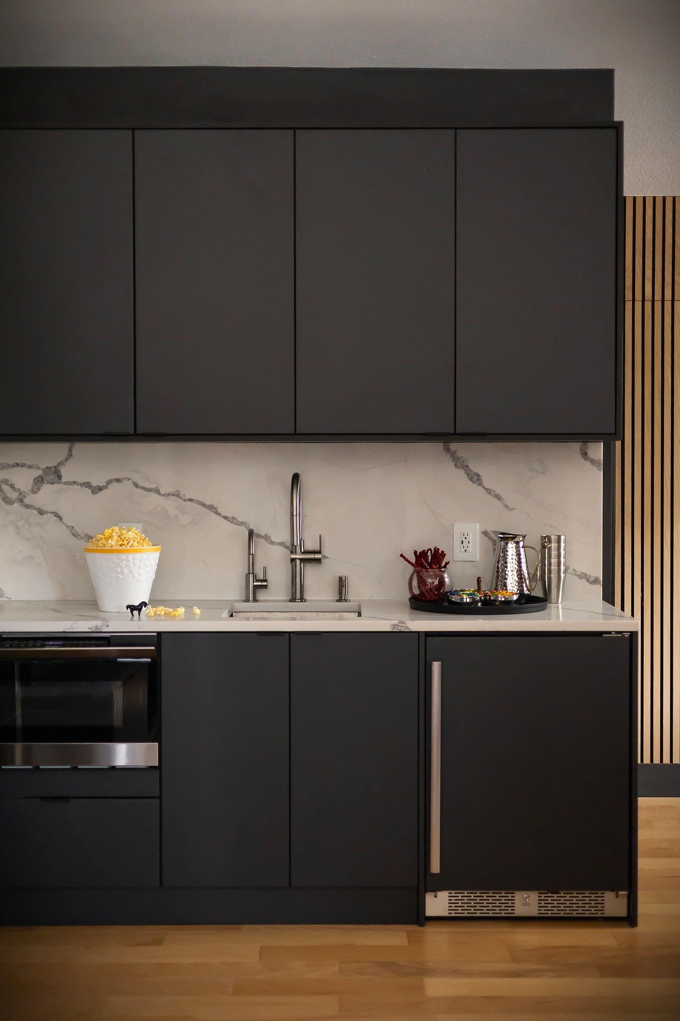 PREMIUM LACQUER FINISHES