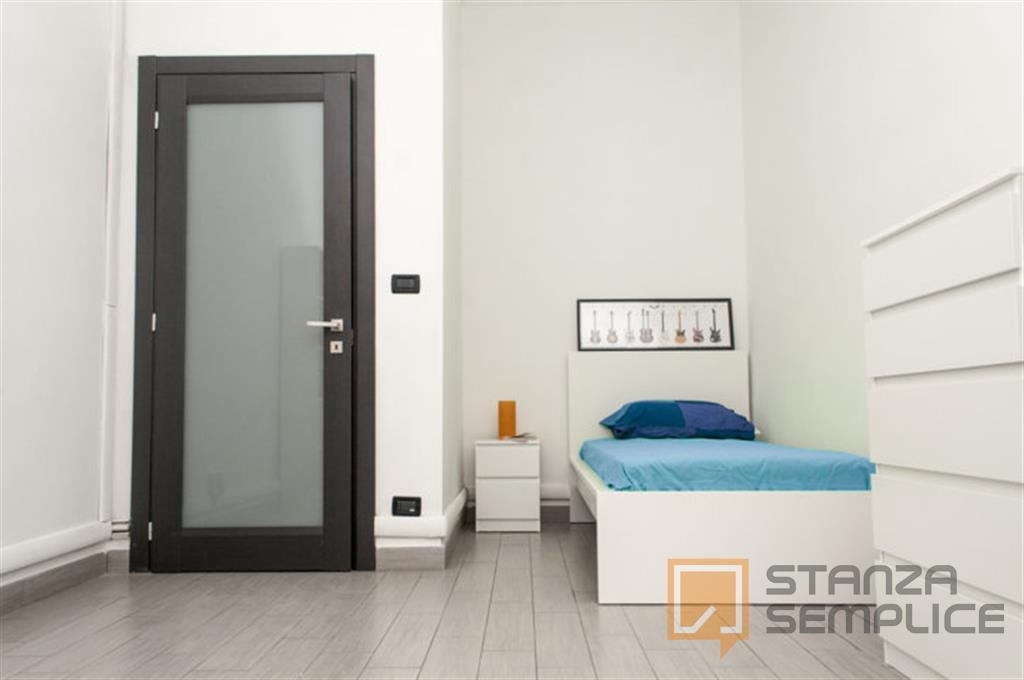 Stanza in Via Romolo Gessi, Torino