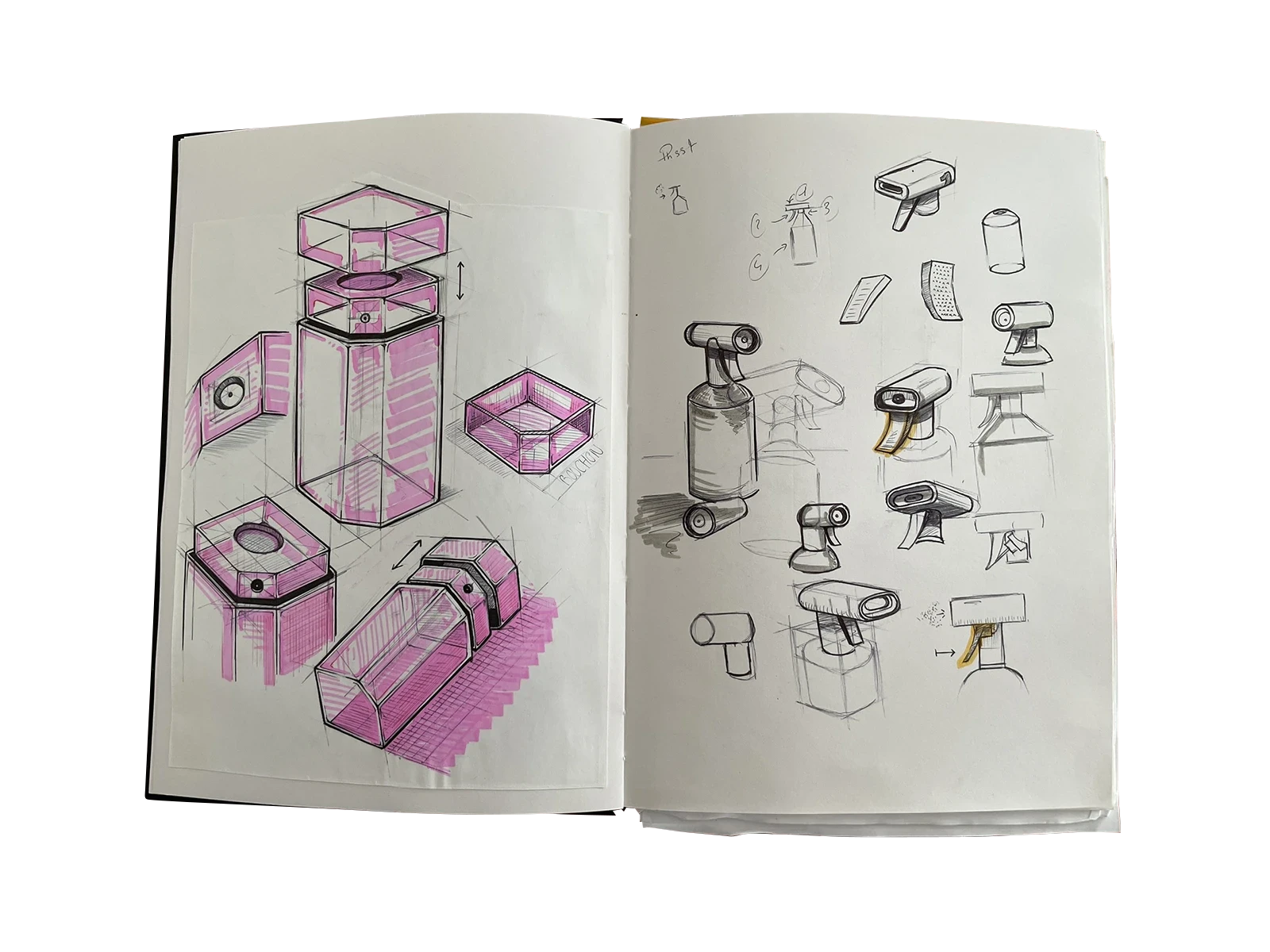 Photographie d'une table de cours avec dessus diverses feuilles papier de recherche comprenant des schémats, dessins, notes, ... Un ordinateur est également présent sur la table. Ce dernier semble être à l'équilibre par-dessus une pile de dossier.